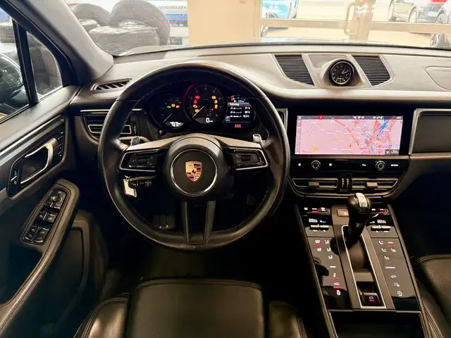 Porsche Macan view 15