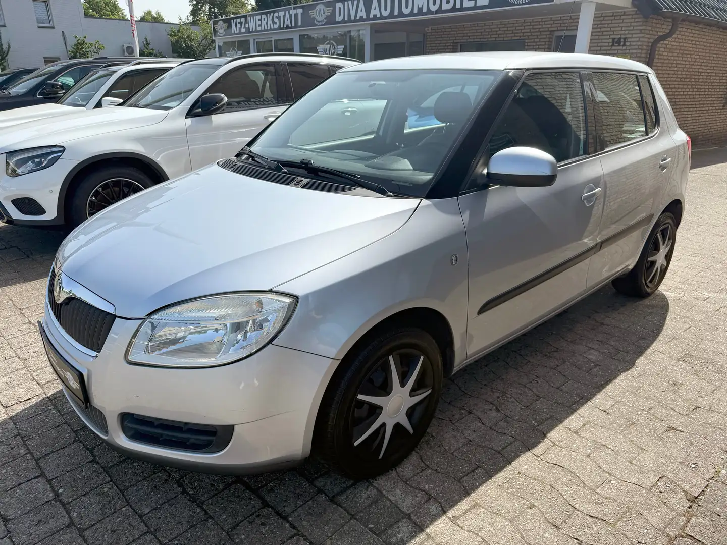 Skoda Fabia 1.6 Automatik Ambiente Automatik Grau - 1