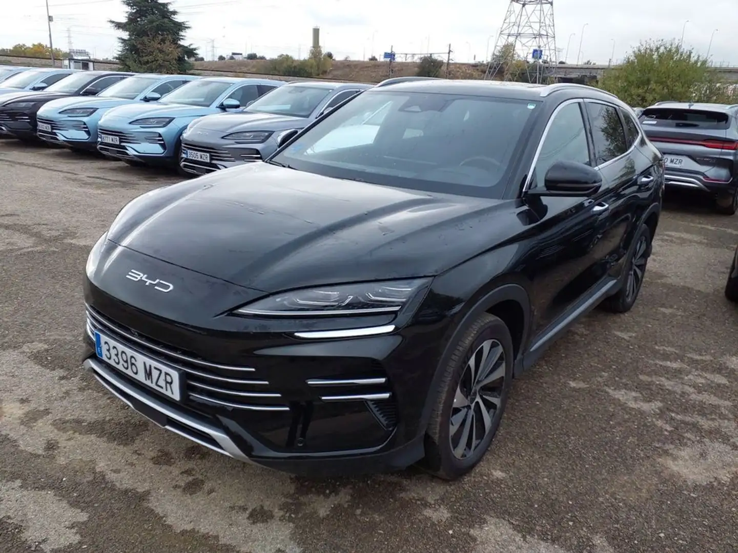 BYD Seal U DM-i Comfort 160kW Noir - 1