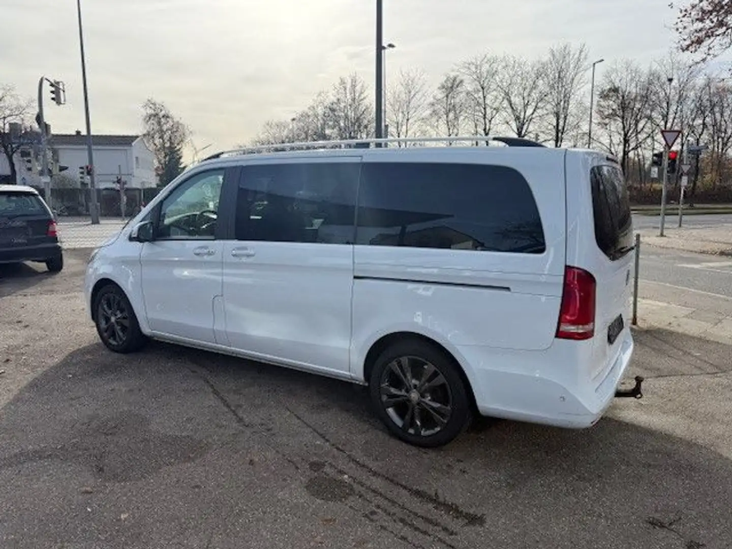 Mercedes-Benz V 220 CDI EDITION 4MATIC lang Weiß - 2