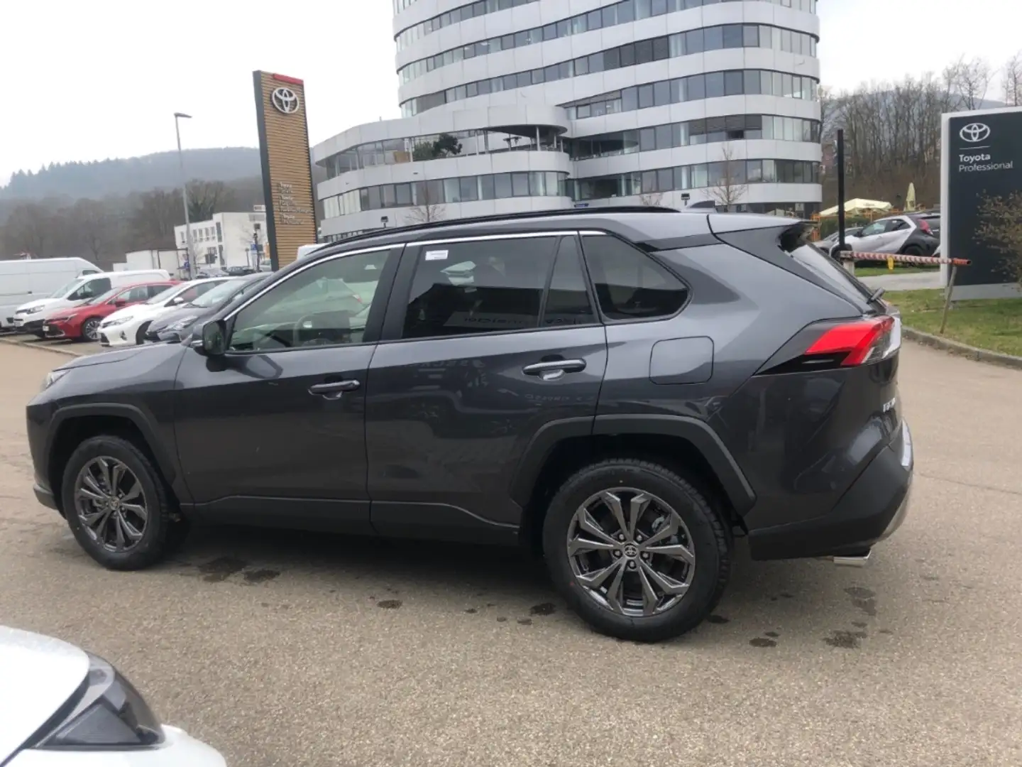 Toyota RAV 4 2,5L Hybrid 4x2 Teamplayer mit Technikpaket Grigio - 2