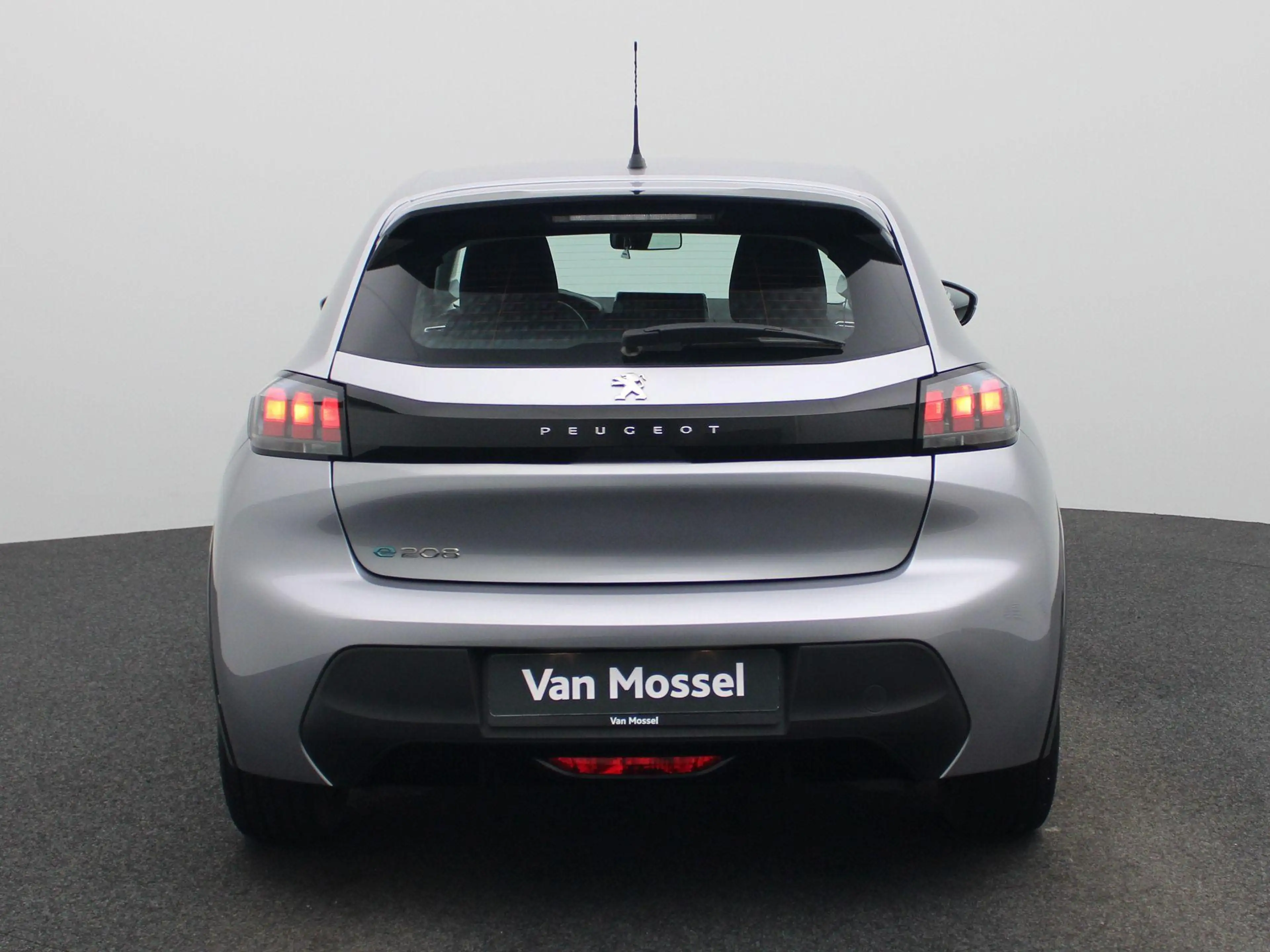 Peugeot e-208 EV Active 50 kWh carplay | NAVI | ECC — photo 5
