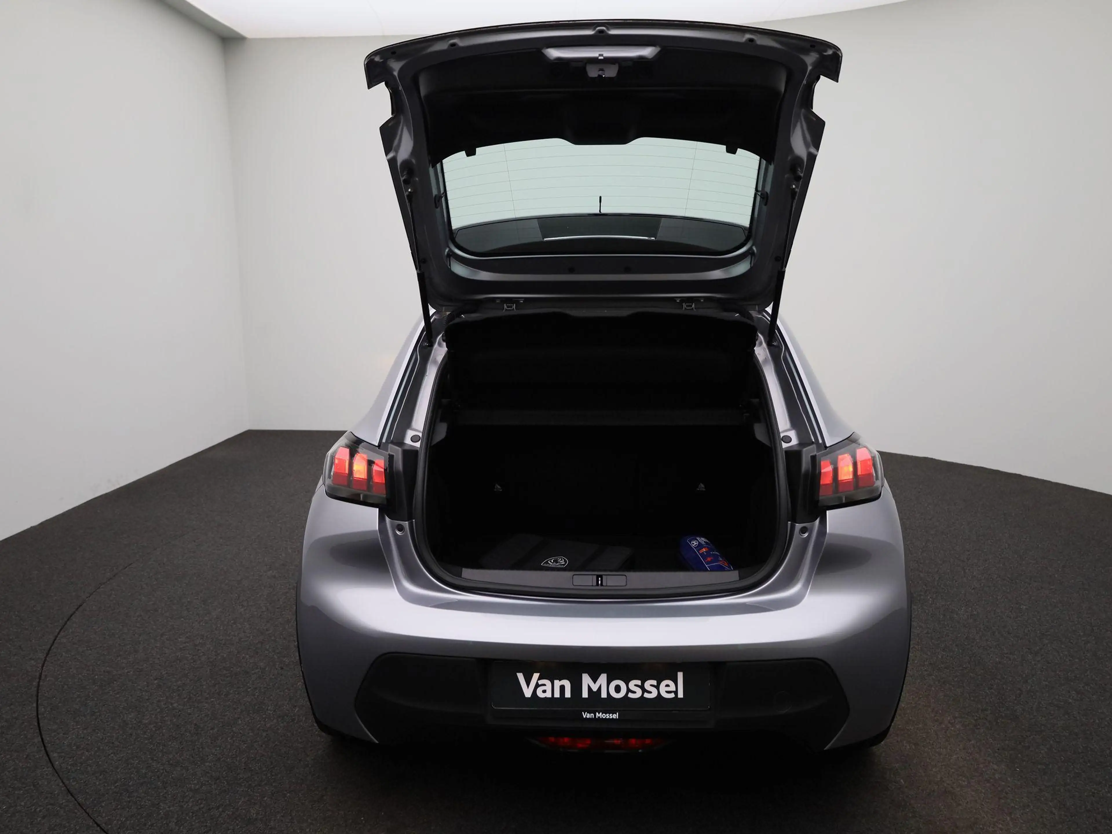 Peugeot e-208 EV Active 50 kWh carplay | NAVI | ECC — photo 11