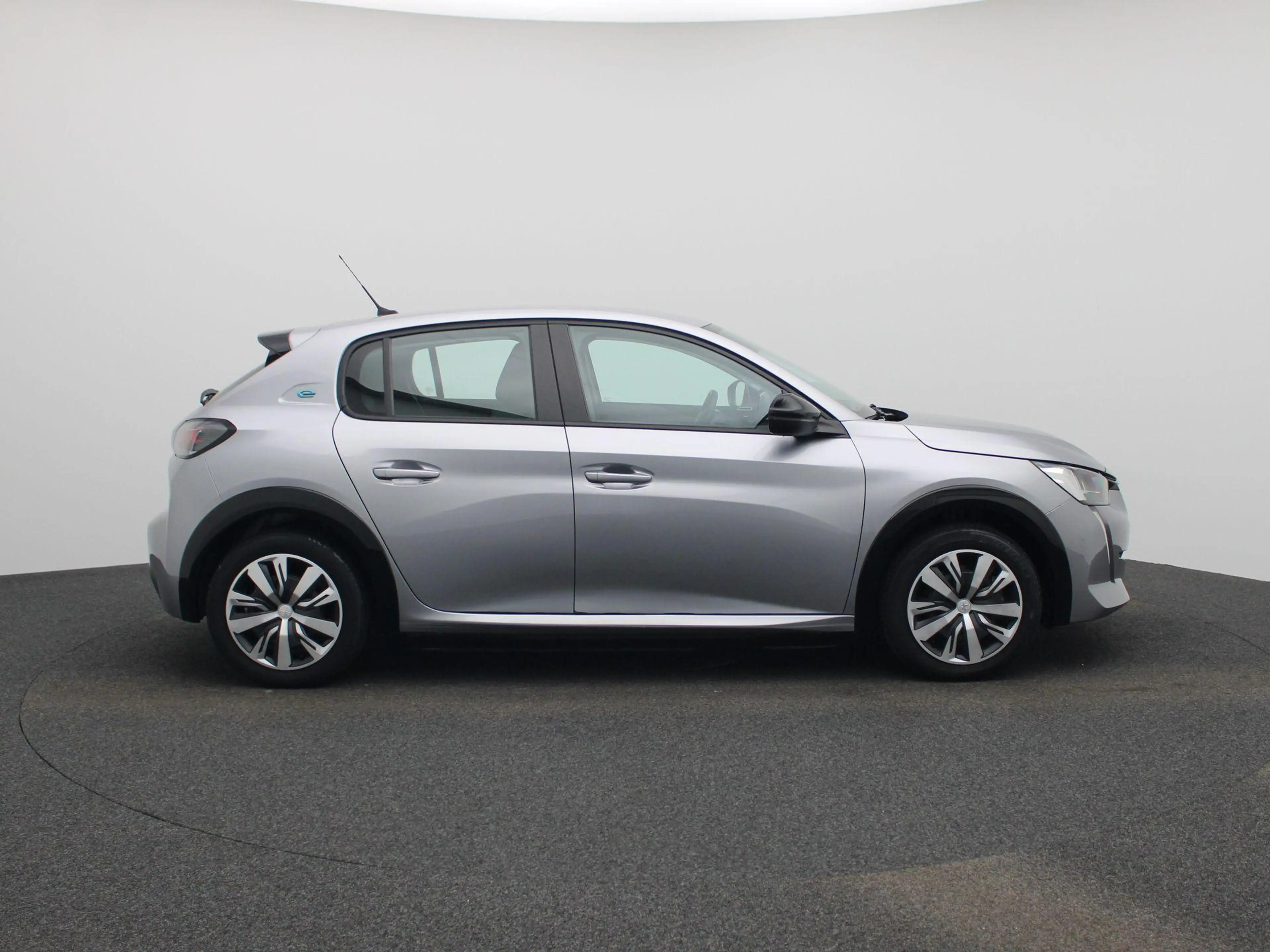 Peugeot e-208 EV Active 50 kWh carplay | NAVI | ECC — photo 6