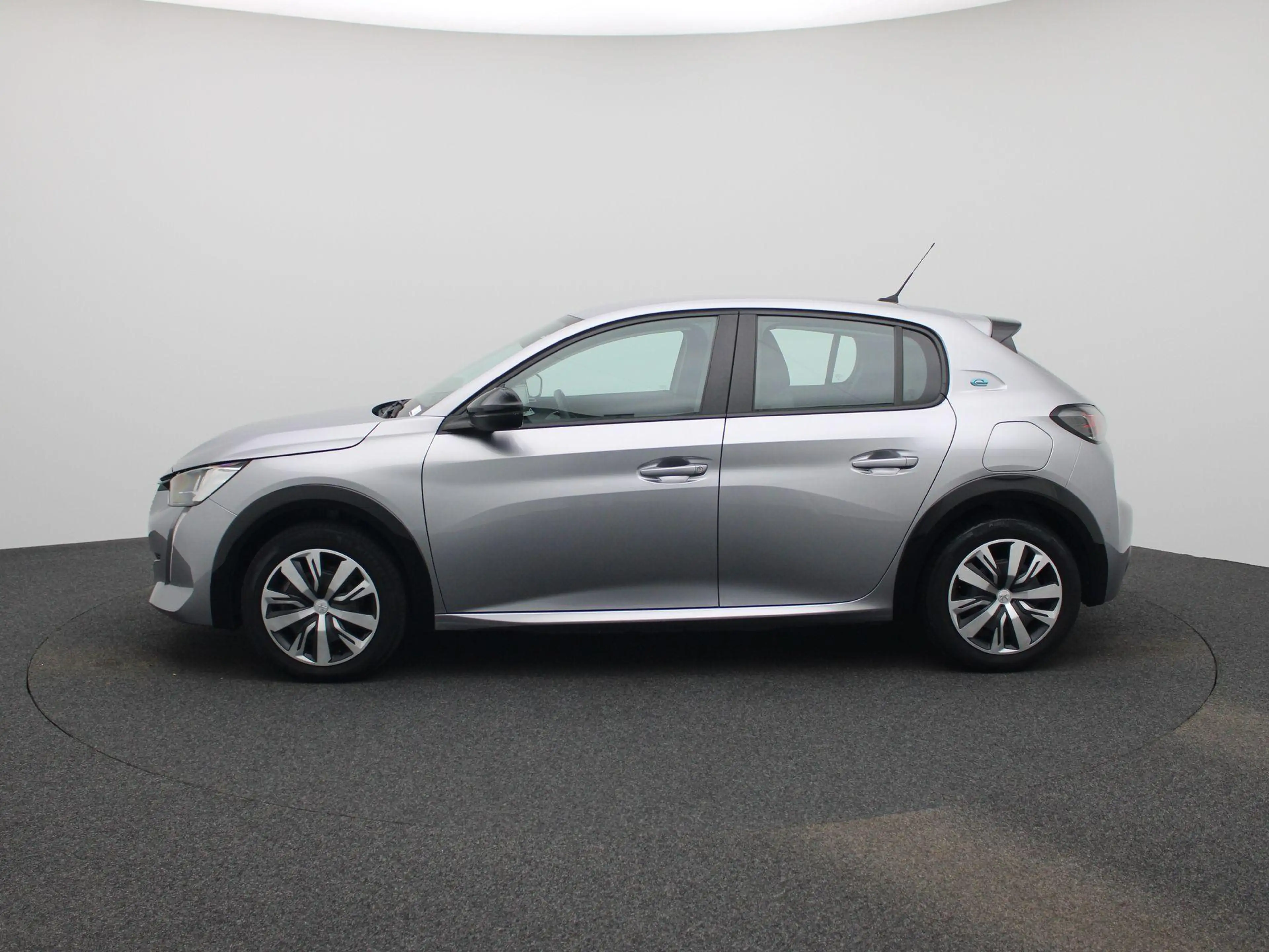 Peugeot e-208 EV Active 50 kWh carplay | NAVI | ECC — photo 4