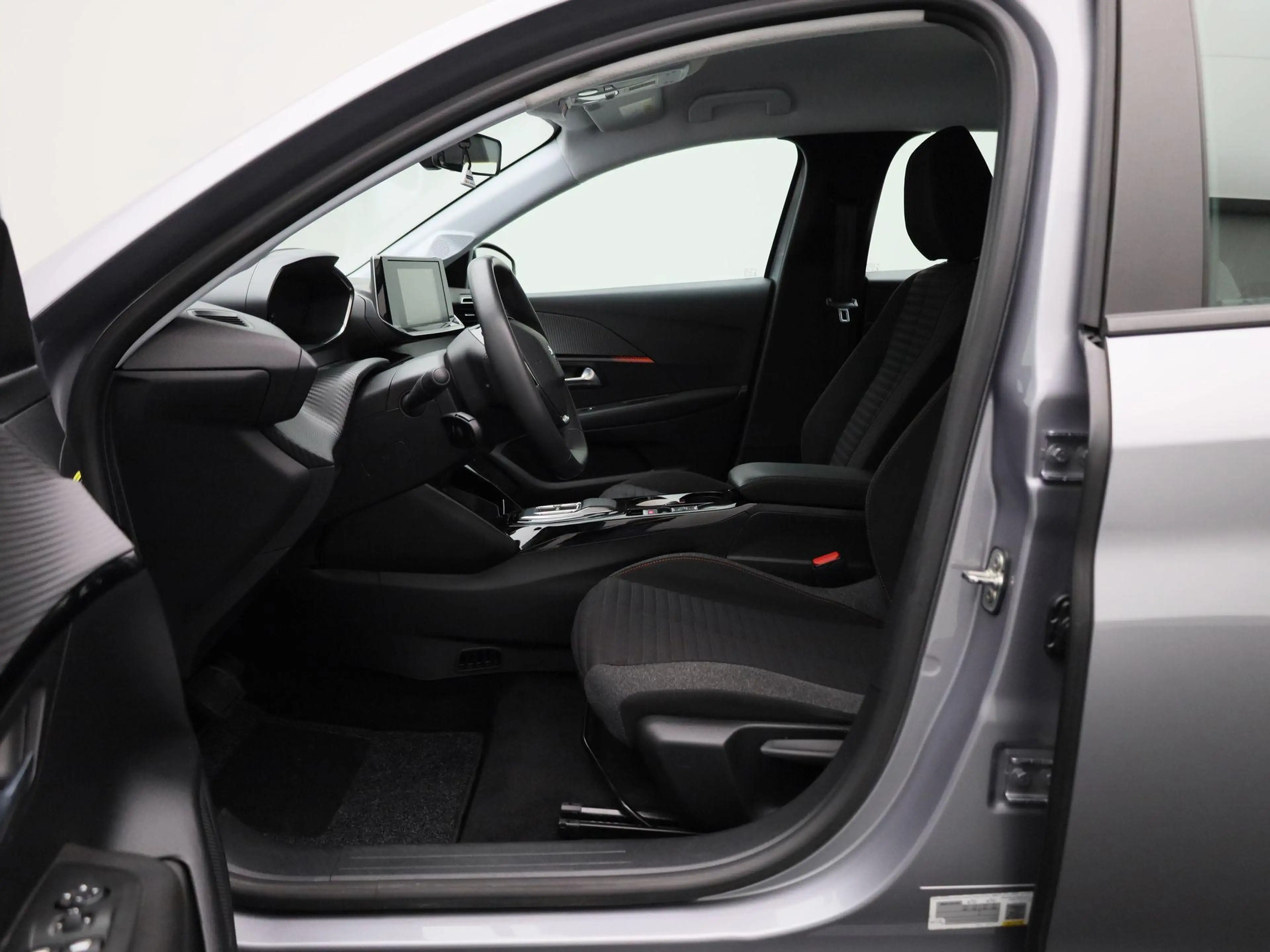 Peugeot e-208 EV Active 50 kWh carplay | NAVI | ECC — photo 9