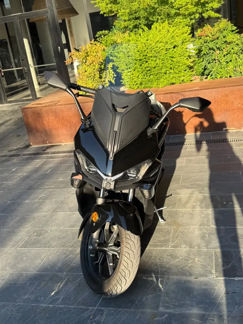 QJ Motor Scooter QJ FORT 125 N Negro - 1