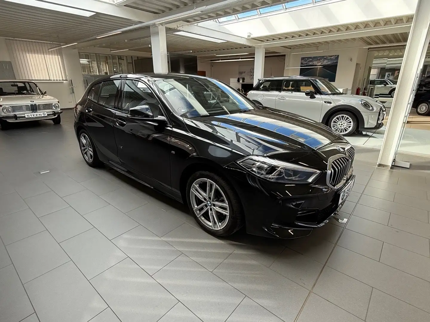 BMW 118 118i Aut. M Sport - 1