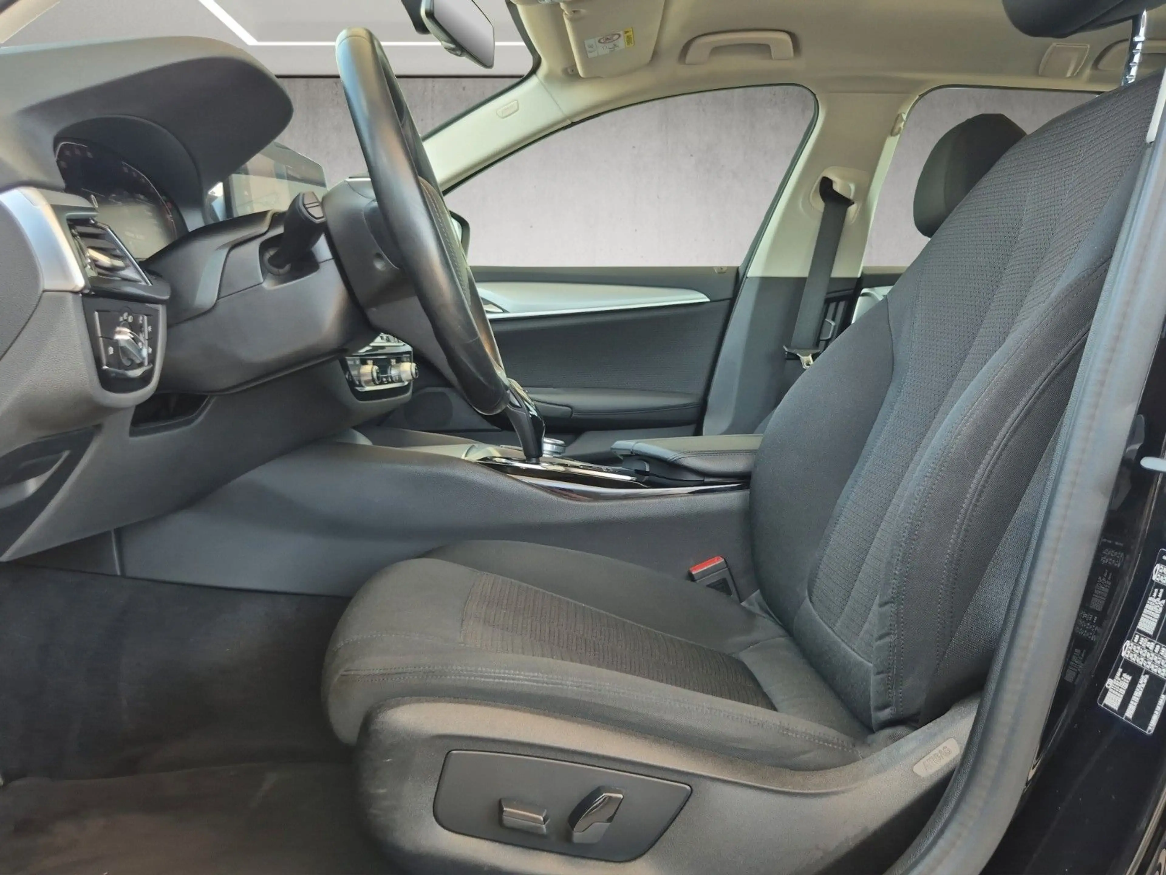 BMW 530 d Touring LED Kamera Carplay Live Cockpit — photo 9