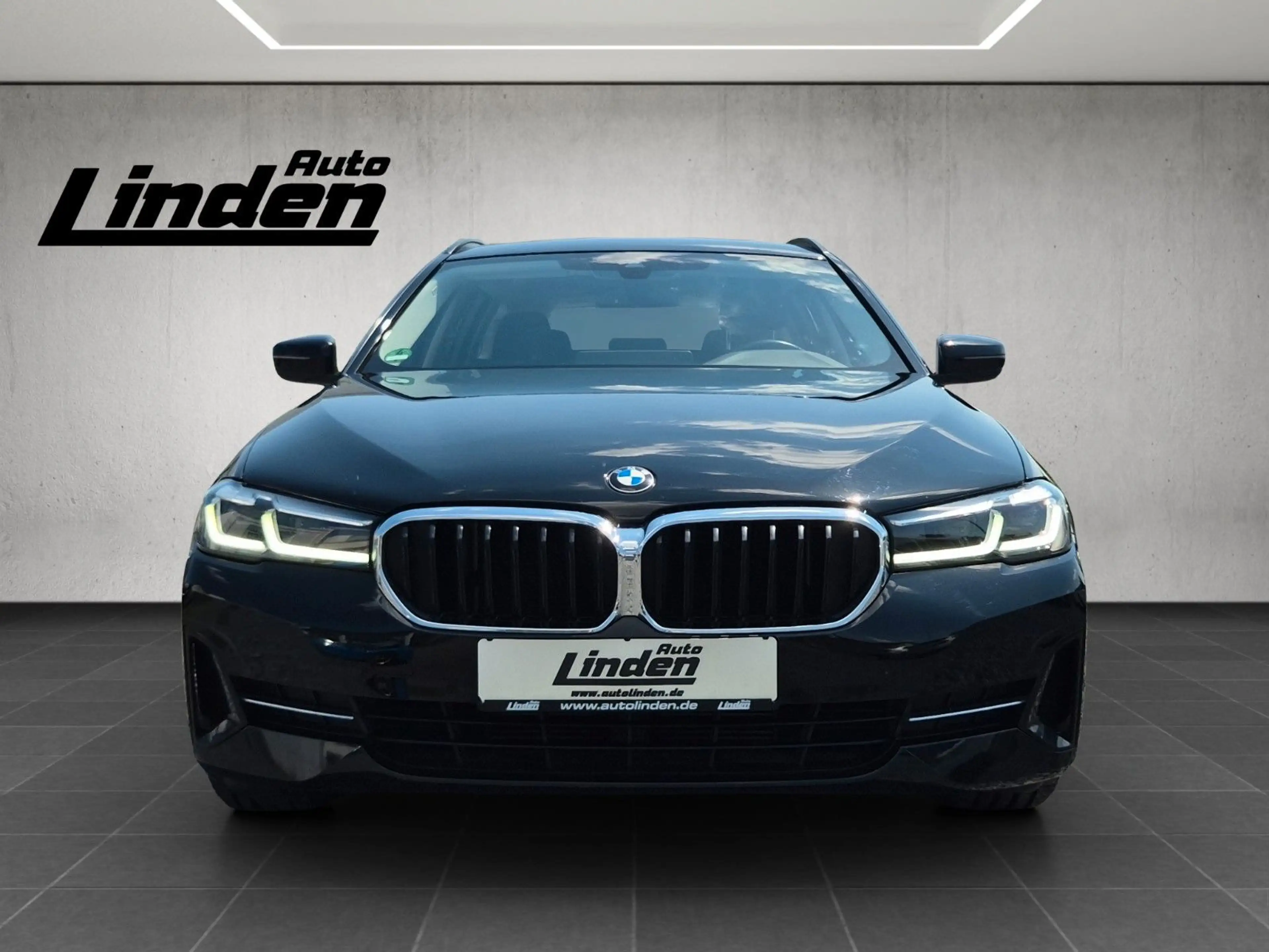 BMW 530 d Touring LED Kamera Carplay Live Cockpit — photo 8