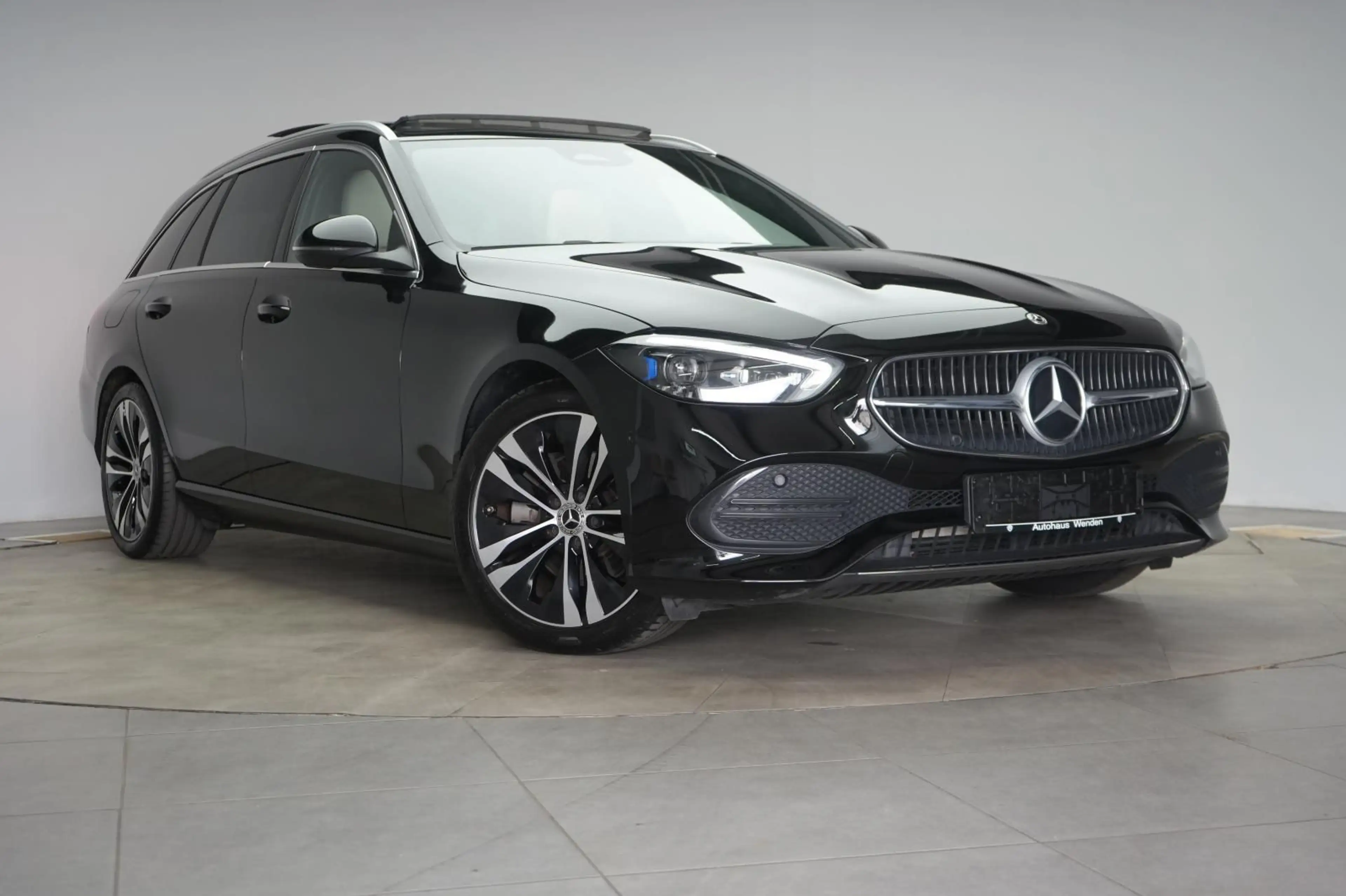 Mercedes-Benz C 220 d 4Matic T 9G-Tronic Avantgarde Leder/Pano — photo 2