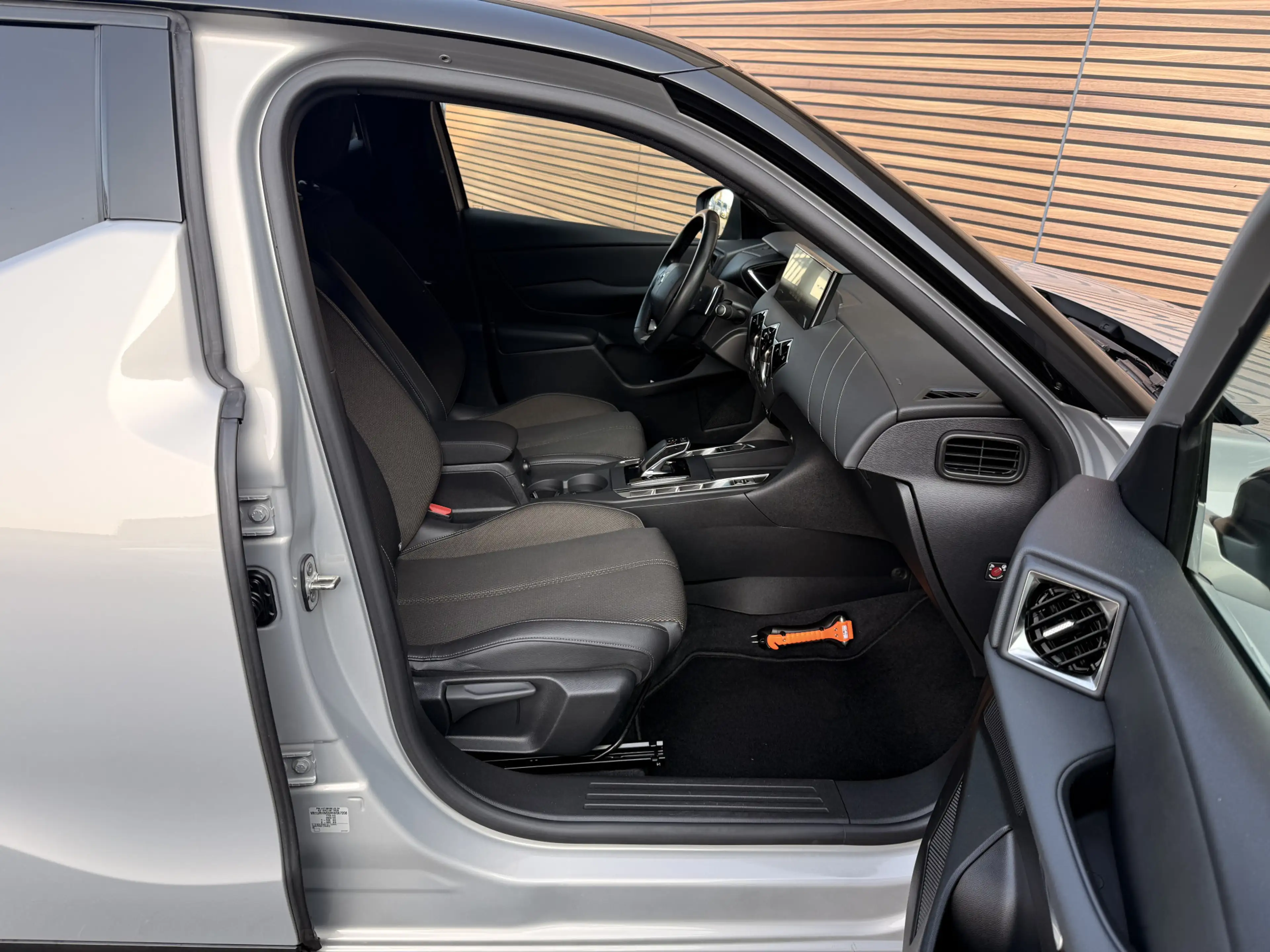 DS Automobiles DS 3 Crossback 1.2 PureTech Rivoli Navi / Camera / Carplay / Lm V — photo 40
