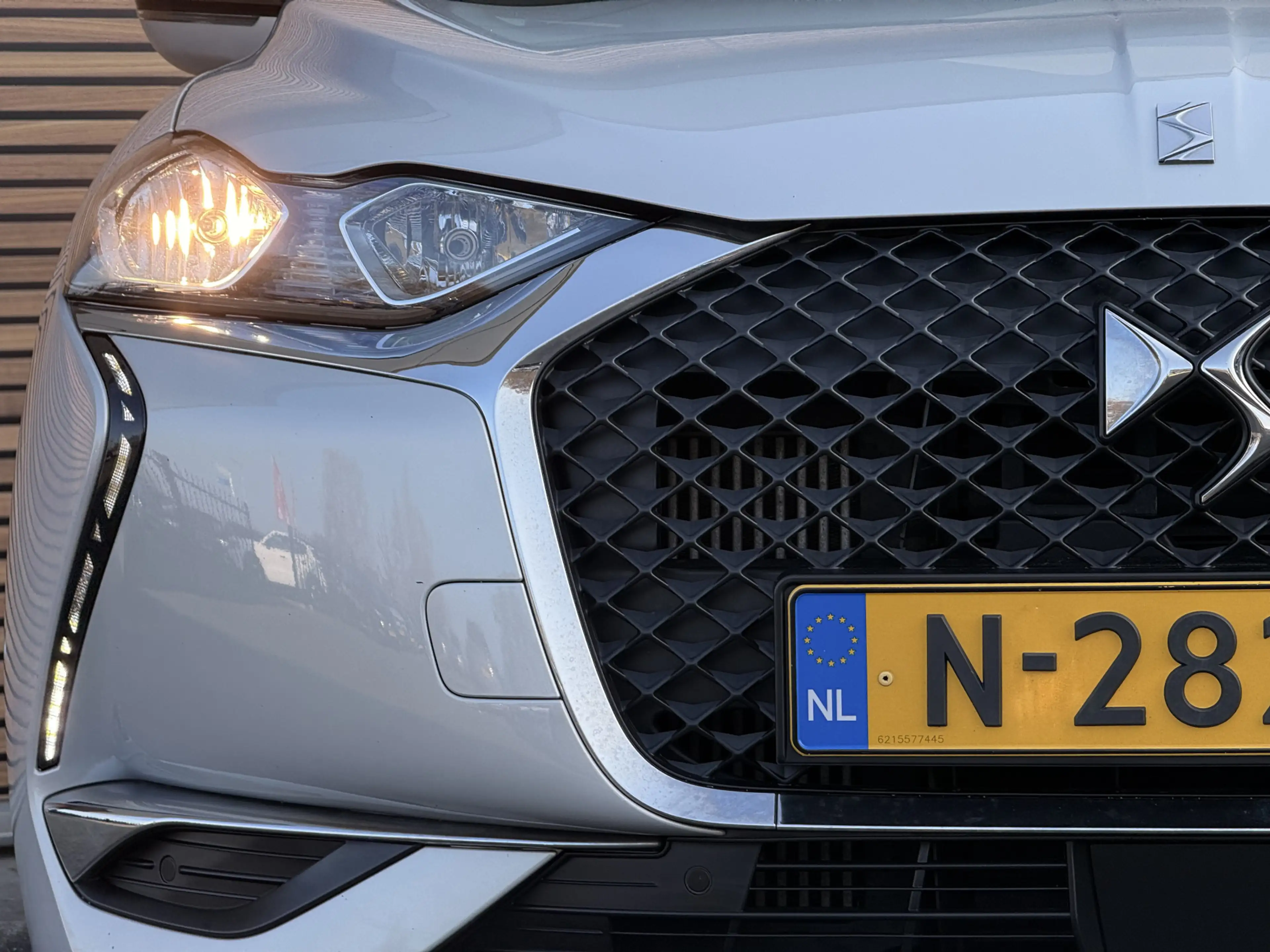 DS Automobiles DS 3 Crossback 1.2 PureTech Rivoli Navi / Camera / Carplay / Lm V — photo 9