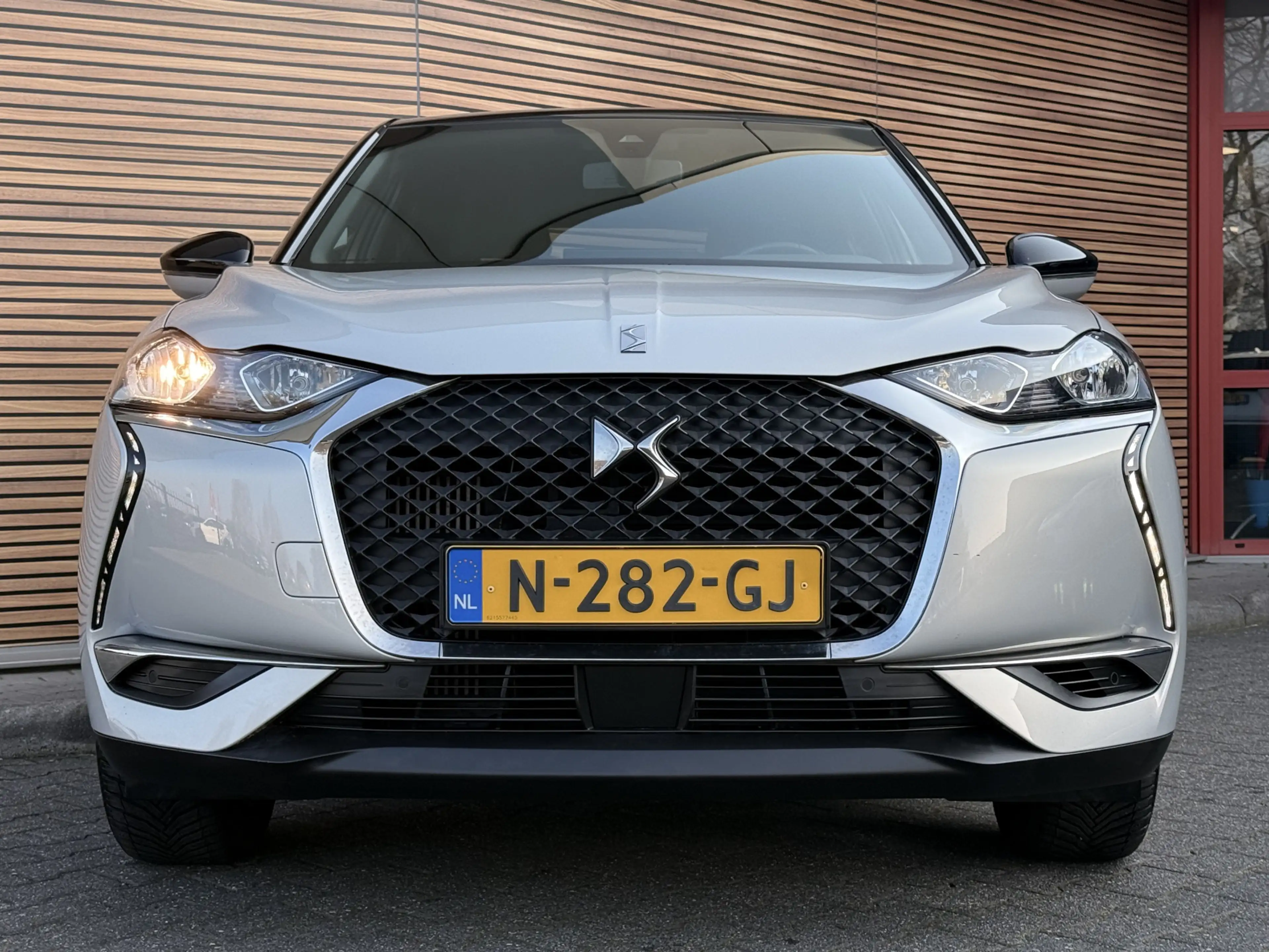 DS Automobiles DS 3 Crossback 1.2 PureTech Rivoli Navi / Camera / Carplay / Lm V — photo 8