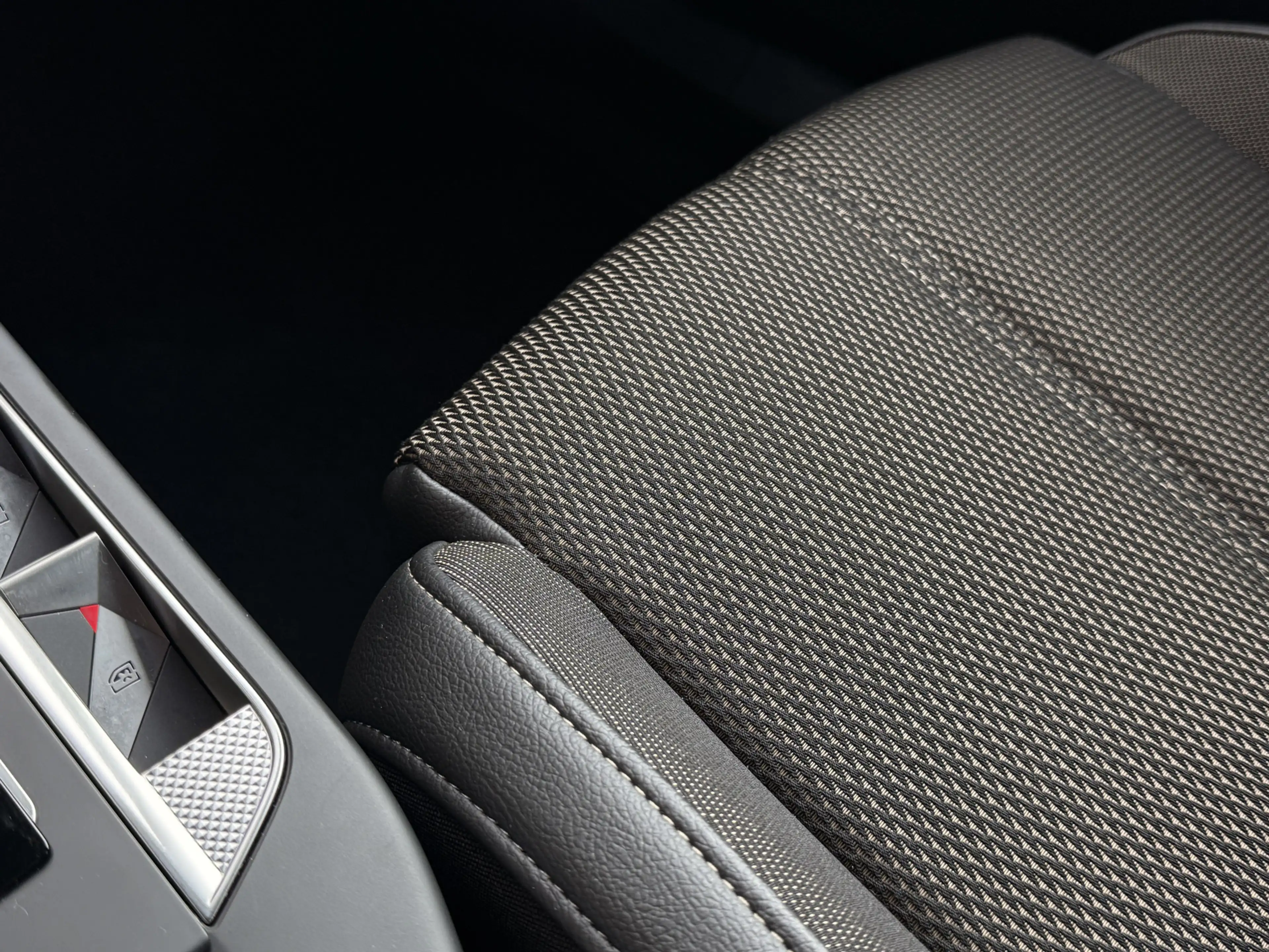 DS Automobiles DS 3 Crossback 1.2 PureTech Rivoli Navi / Camera / Carplay / Lm V — photo 45