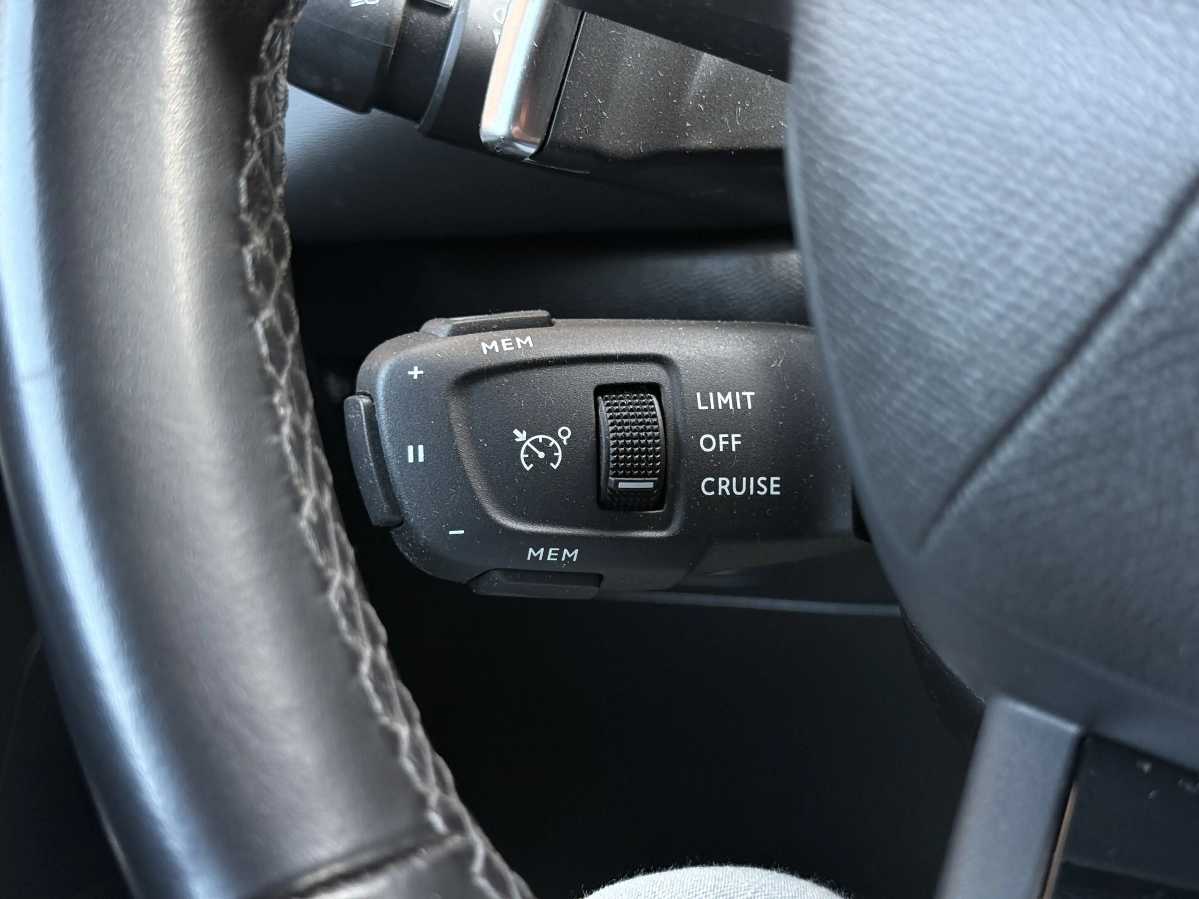 DS Automobiles DS 3 Crossback 1.2 PureTech Rivoli Navi / Camera / Carplay / Lm V — photo 23