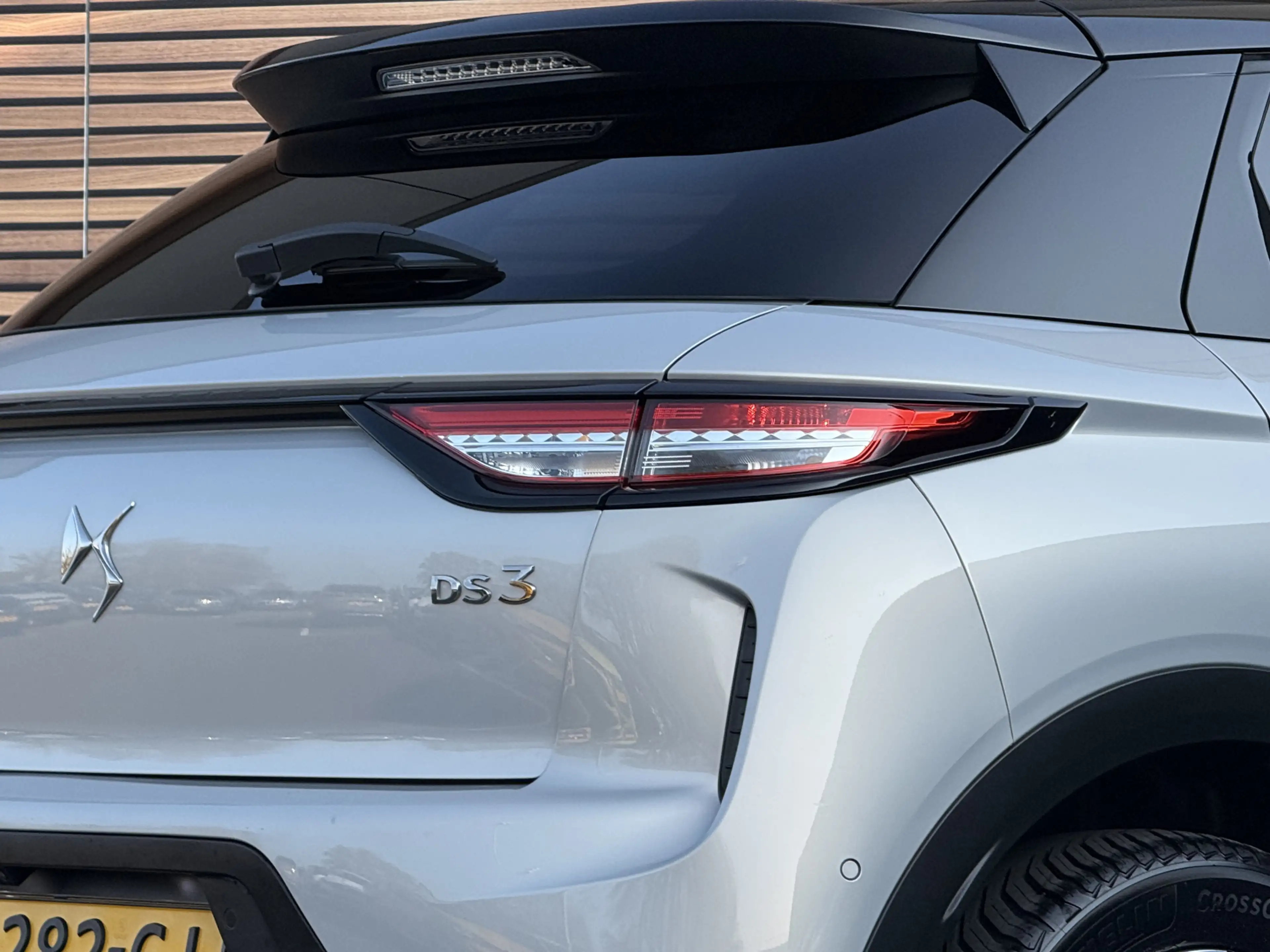 DS Automobiles DS 3 Crossback 1.2 PureTech Rivoli Navi / Camera / Carplay / Lm V — photo 17