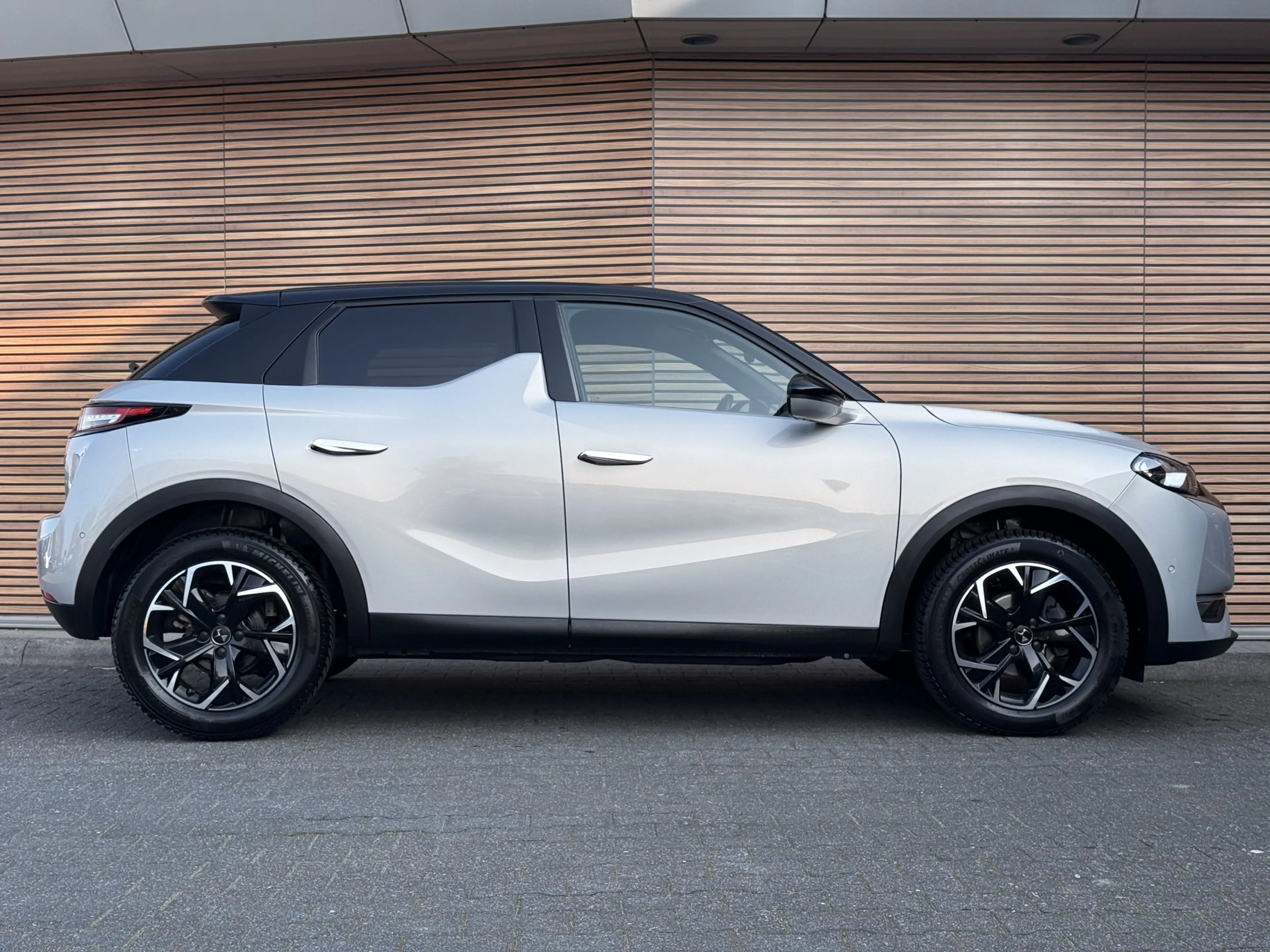 DS Automobiles DS 3 Crossback 1.2 PureTech Rivoli Navi / Camera / Carplay / Lm V — photo 6