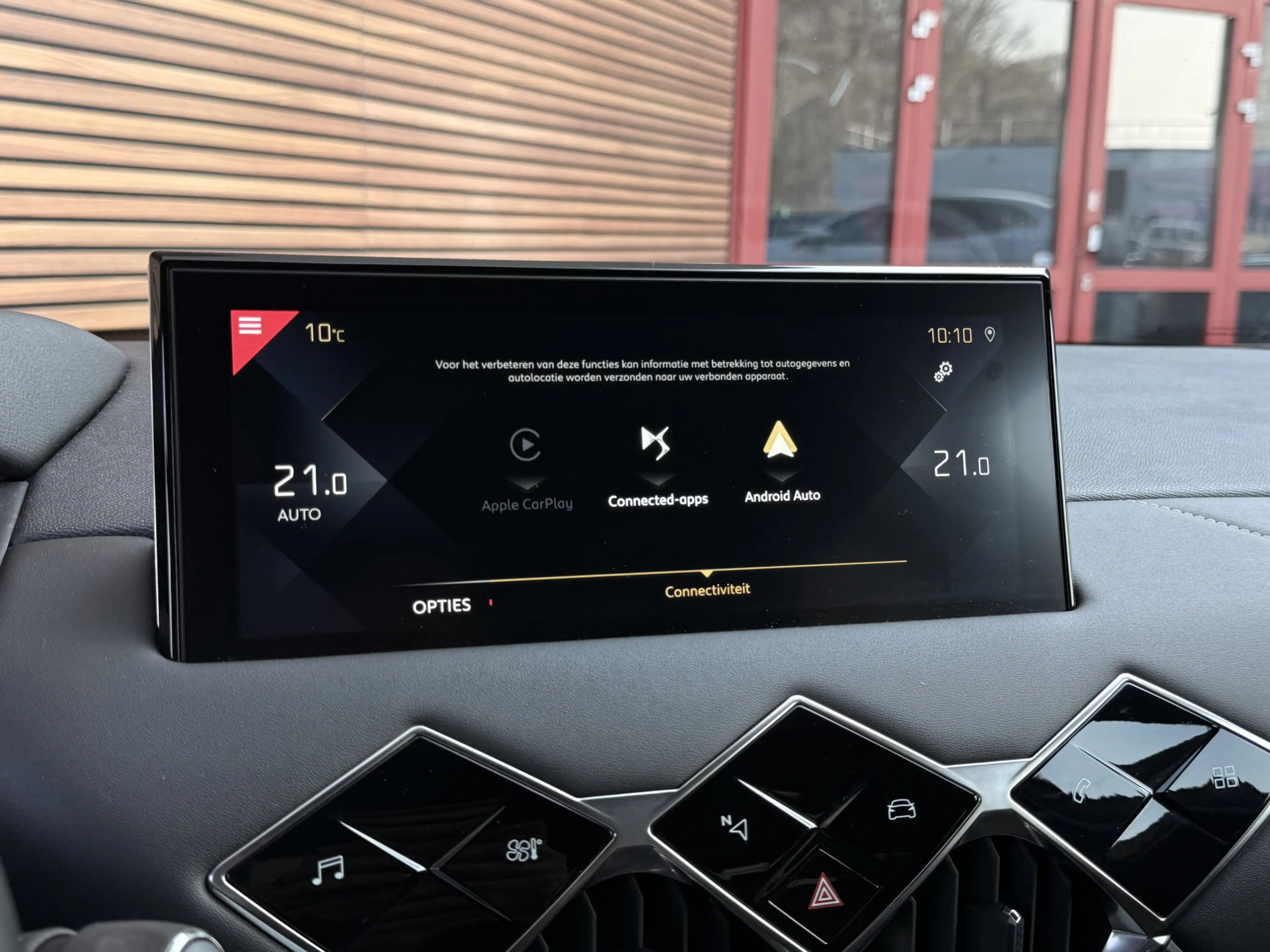 DS Automobiles DS 3 Crossback 1.2 PureTech Rivoli Navi / Camera / Carplay / Lm V — photo 32