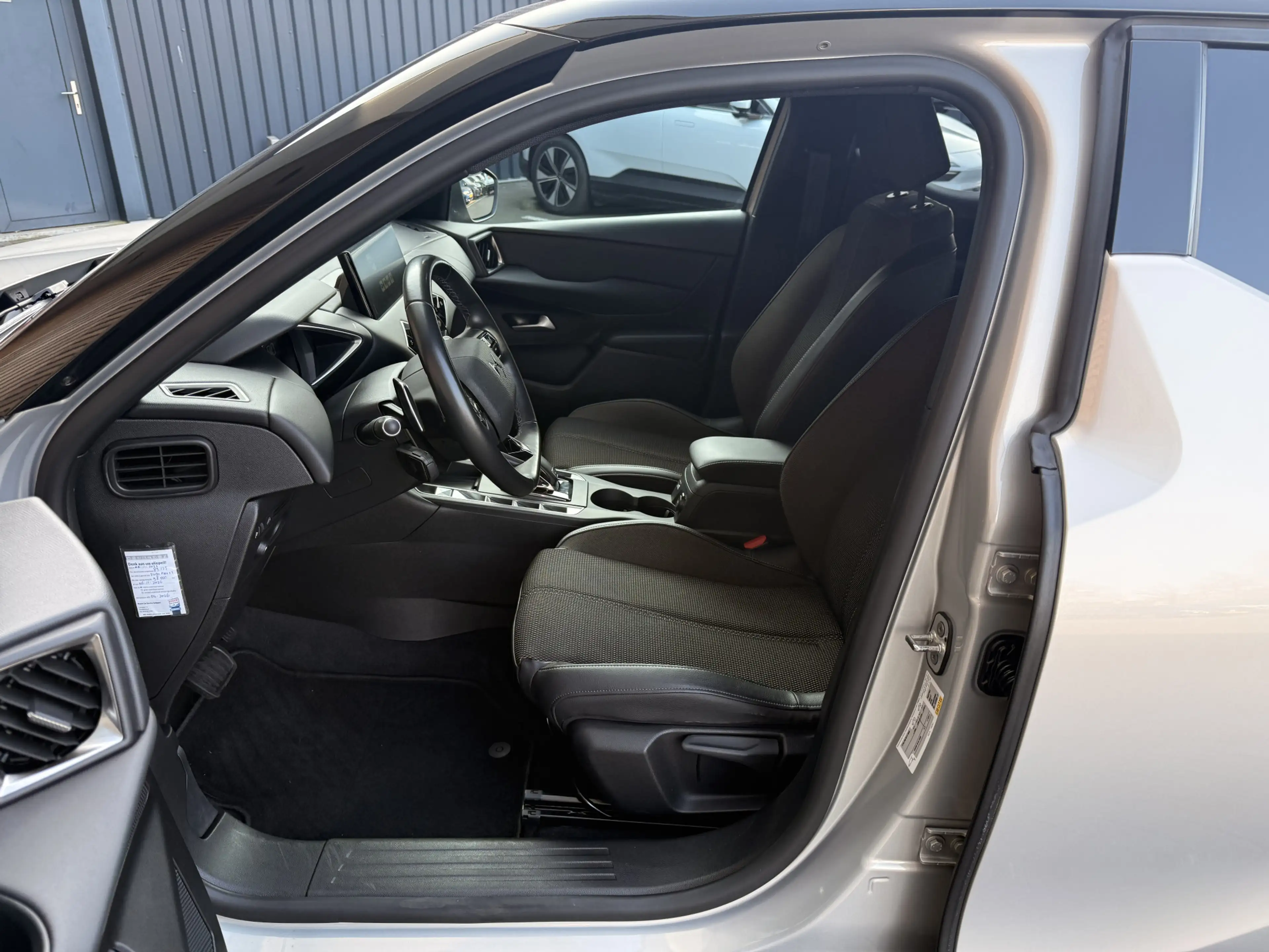 DS Automobiles DS 3 Crossback 1.2 PureTech Rivoli Navi / Camera / Carplay / Lm V — photo 39