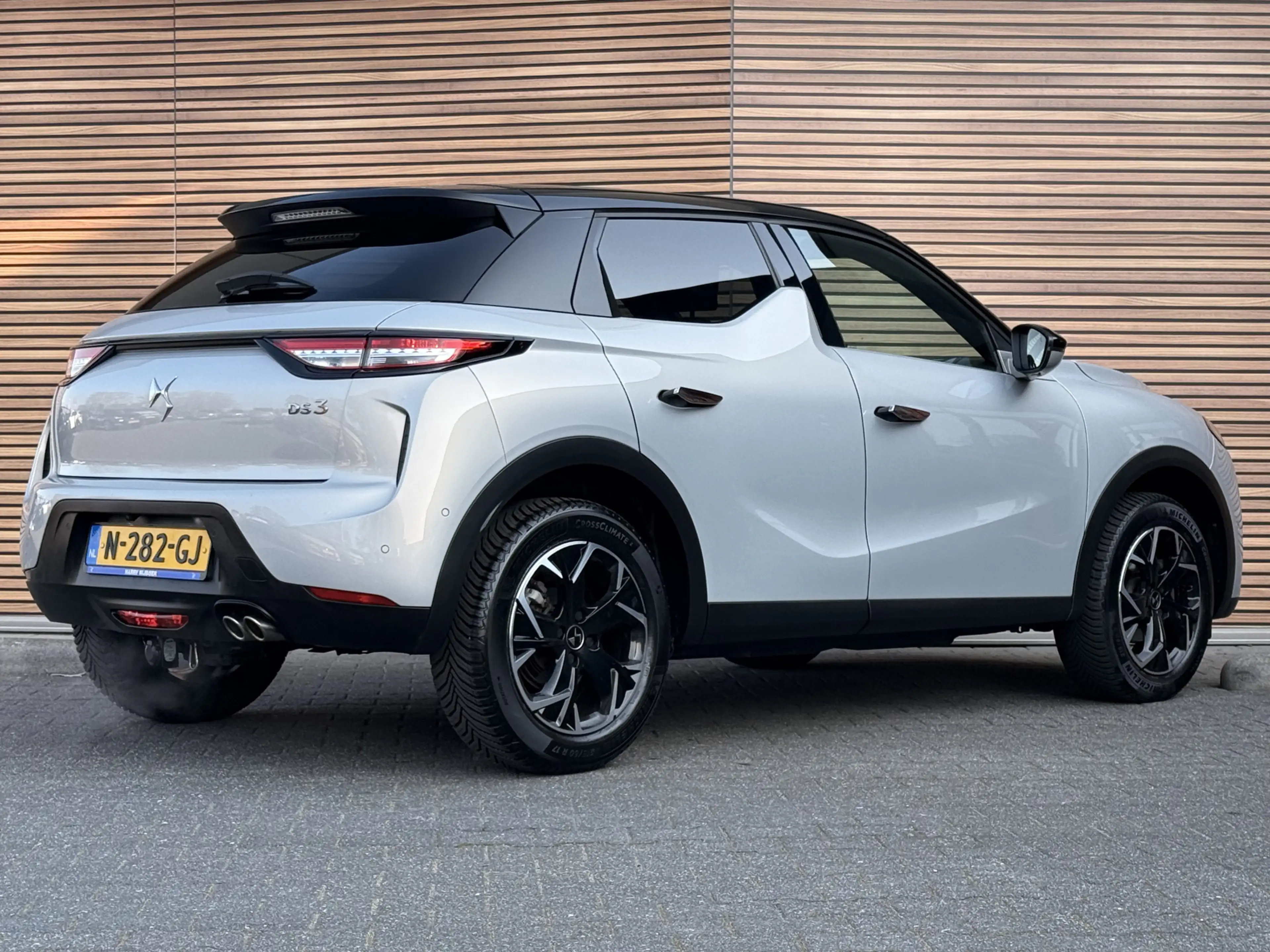 DS Automobiles DS 3 Crossback 1.2 PureTech Rivoli Navi / Camera / Carplay / Lm V — photo 3