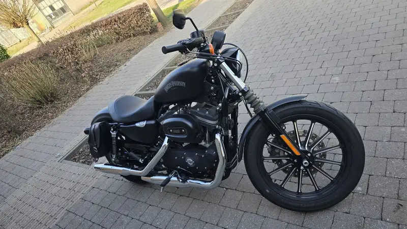 Harley-Davidson Sportster 883
