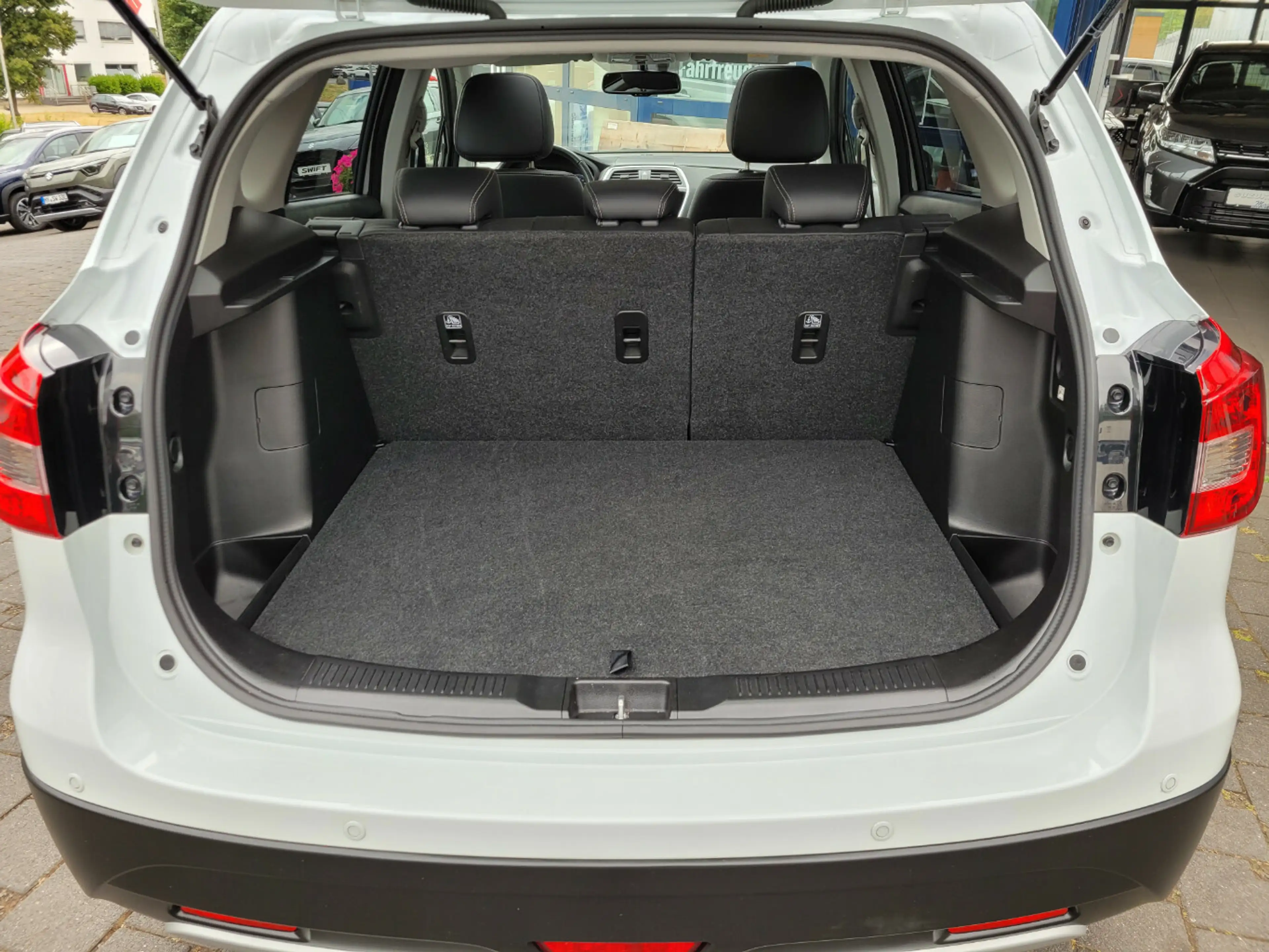 Suzuki SX4 S-Cross Comfort+ 4x4*Pano*LED*Navi* — photo 15