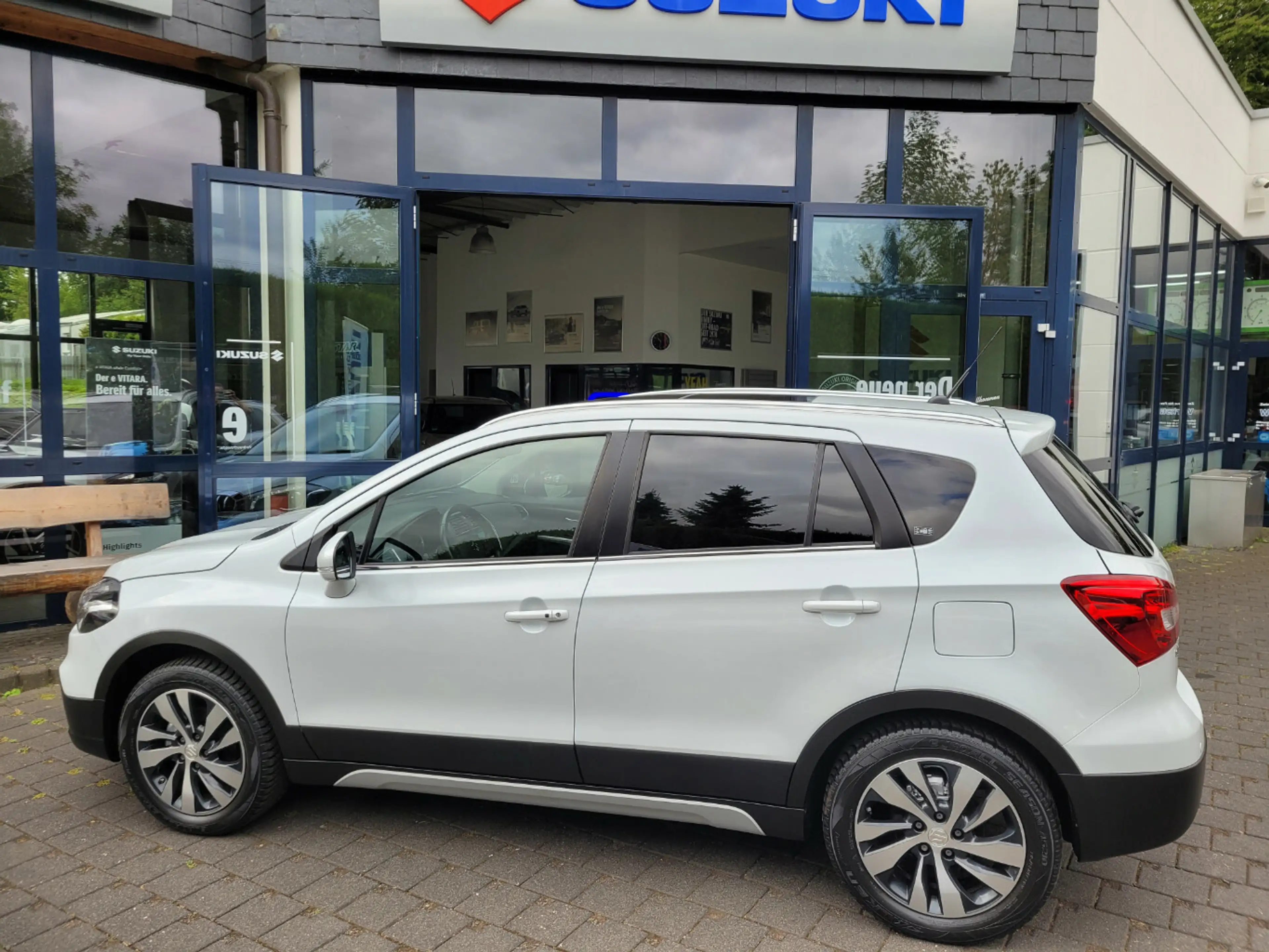 Suzuki SX4 S-Cross Comfort+ 4x4*Pano*LED*Navi* — photo 2