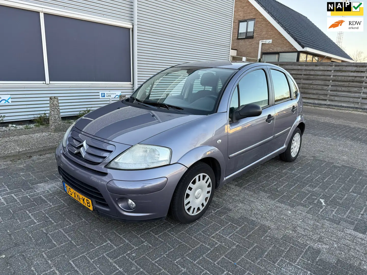Citroen C3 1.4i Ambiance Clima Bj:2007 NAP! Paars - 1