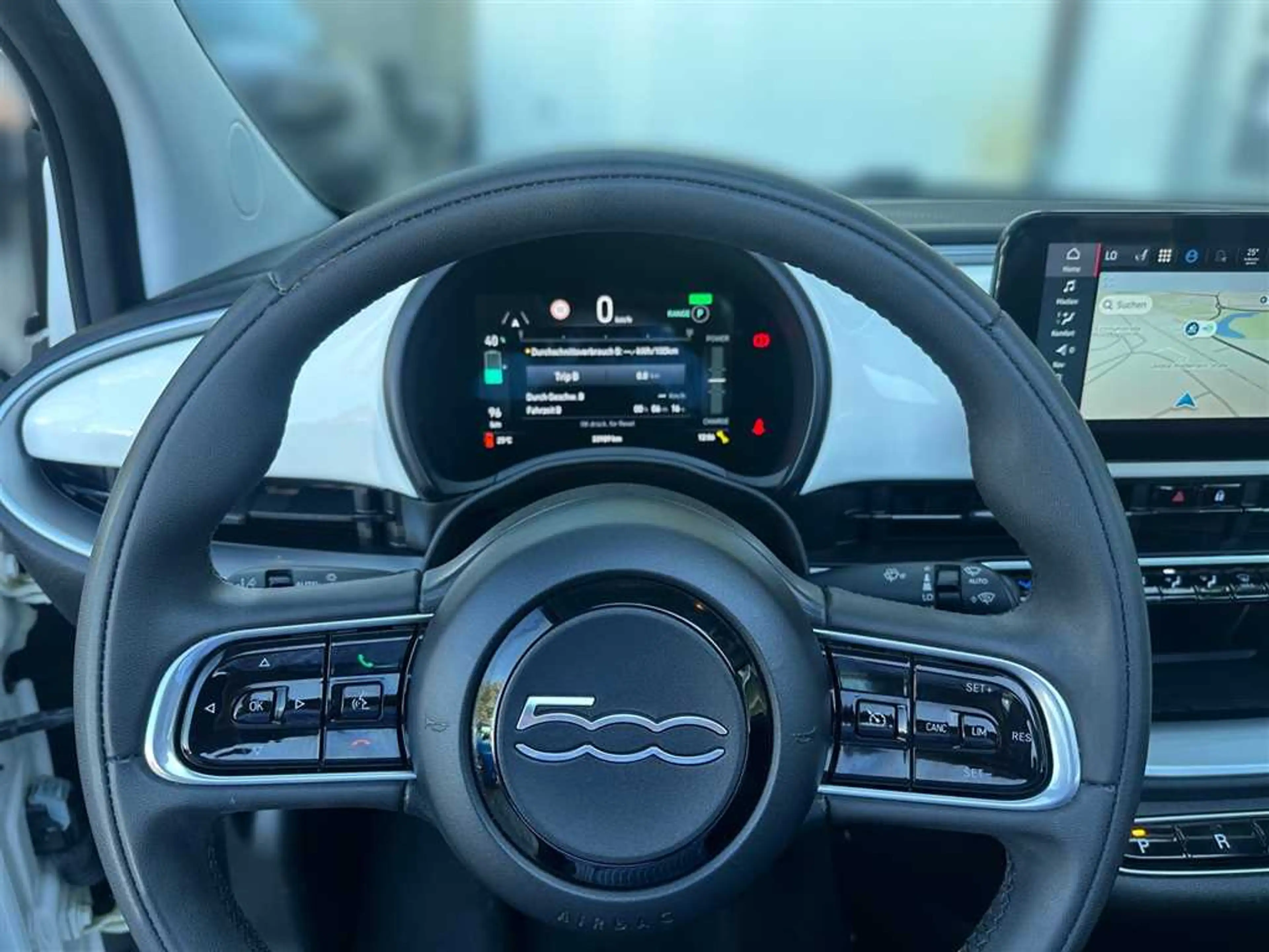 Fiat 500e Icon 42KW Navi Kamera PDC SHZ Carplay uvm. — photo 13