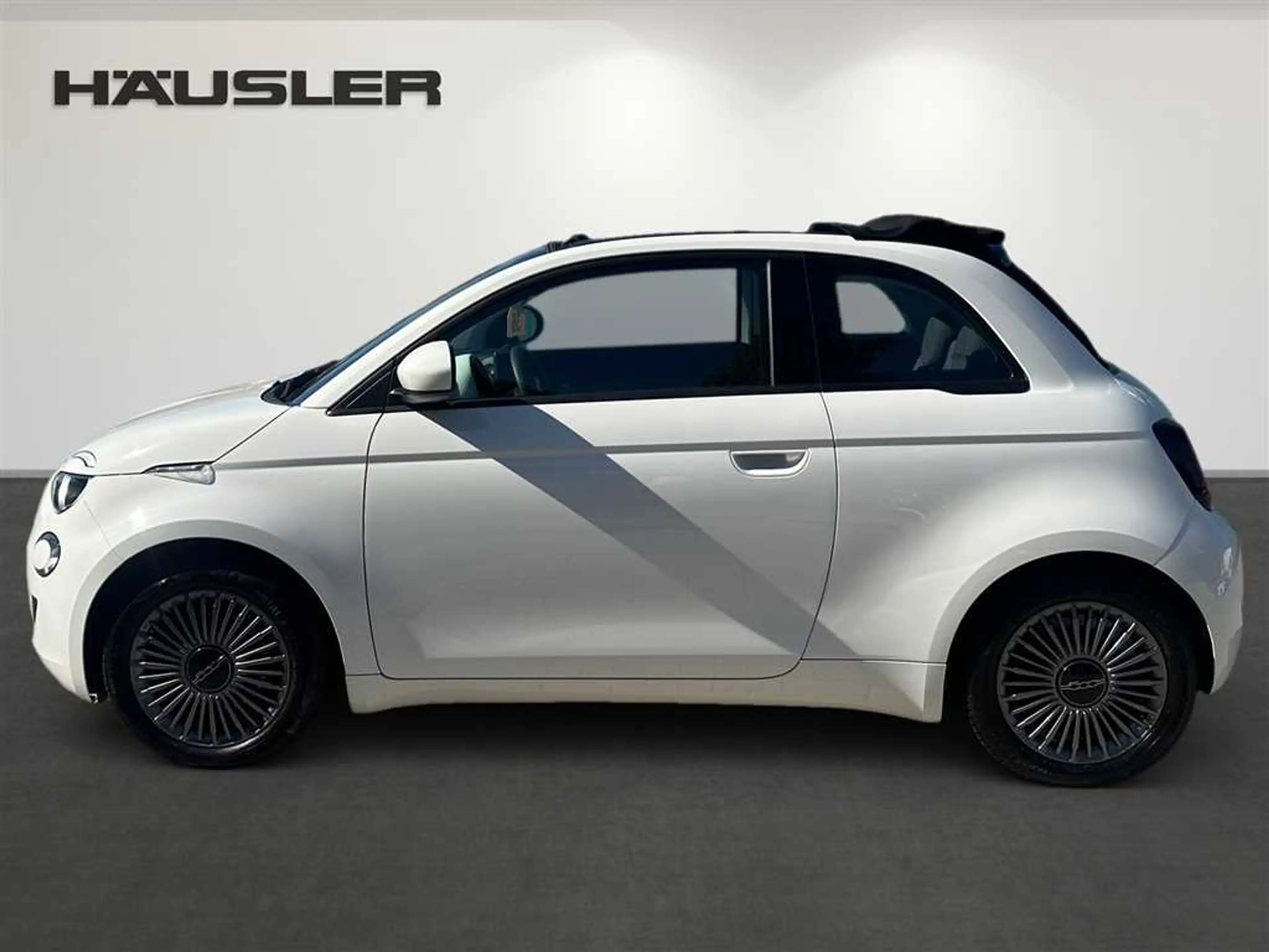 Fiat 500e Icon 42KW Navi Kamera PDC SHZ Carplay uvm. — photo 6