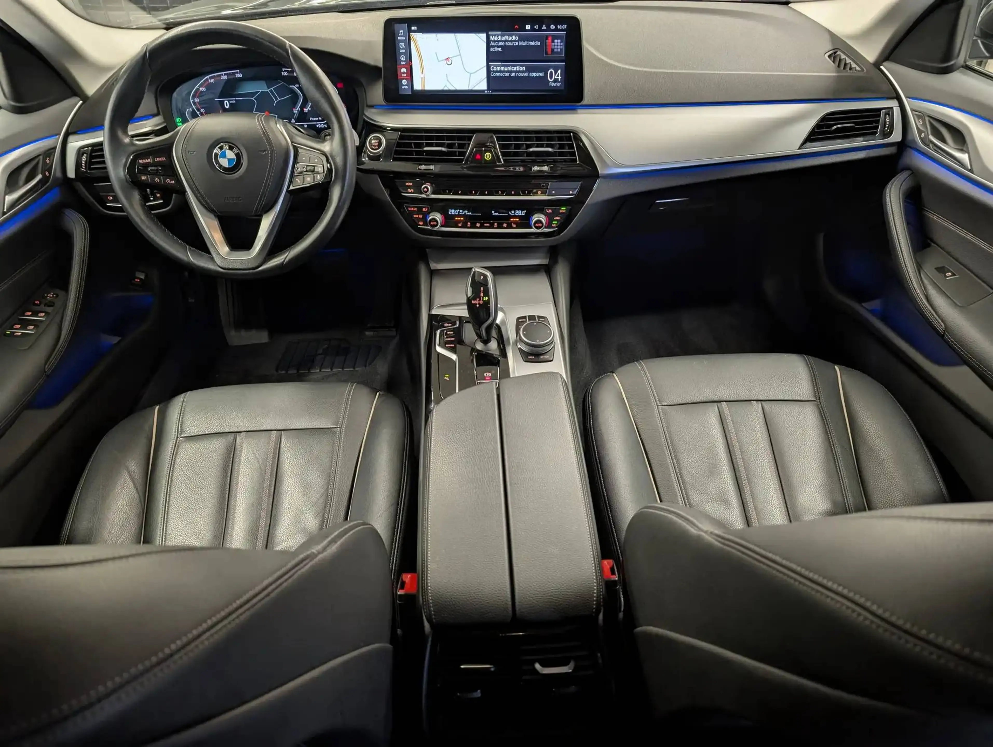 BMW 518 dA Touring *CUIR-NAVI-CAMERA-DIGITAL COCKPIT* — photo 8