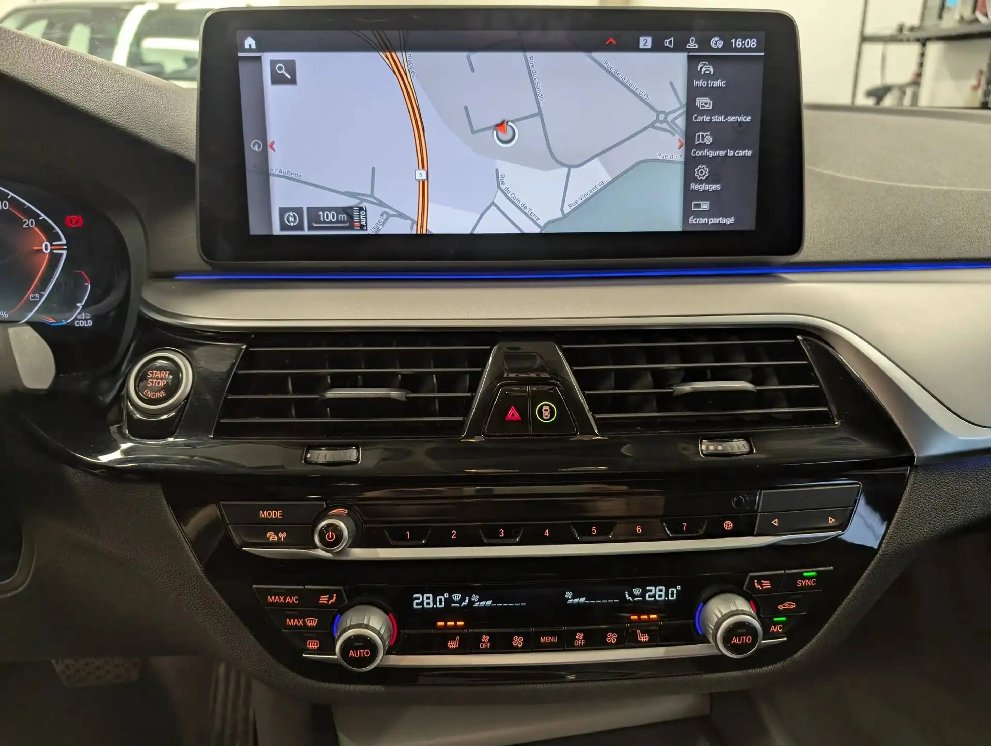 BMW 518 dA Touring *CUIR-NAVI-CAMERA-DIGITAL COCKPIT* — photo 11