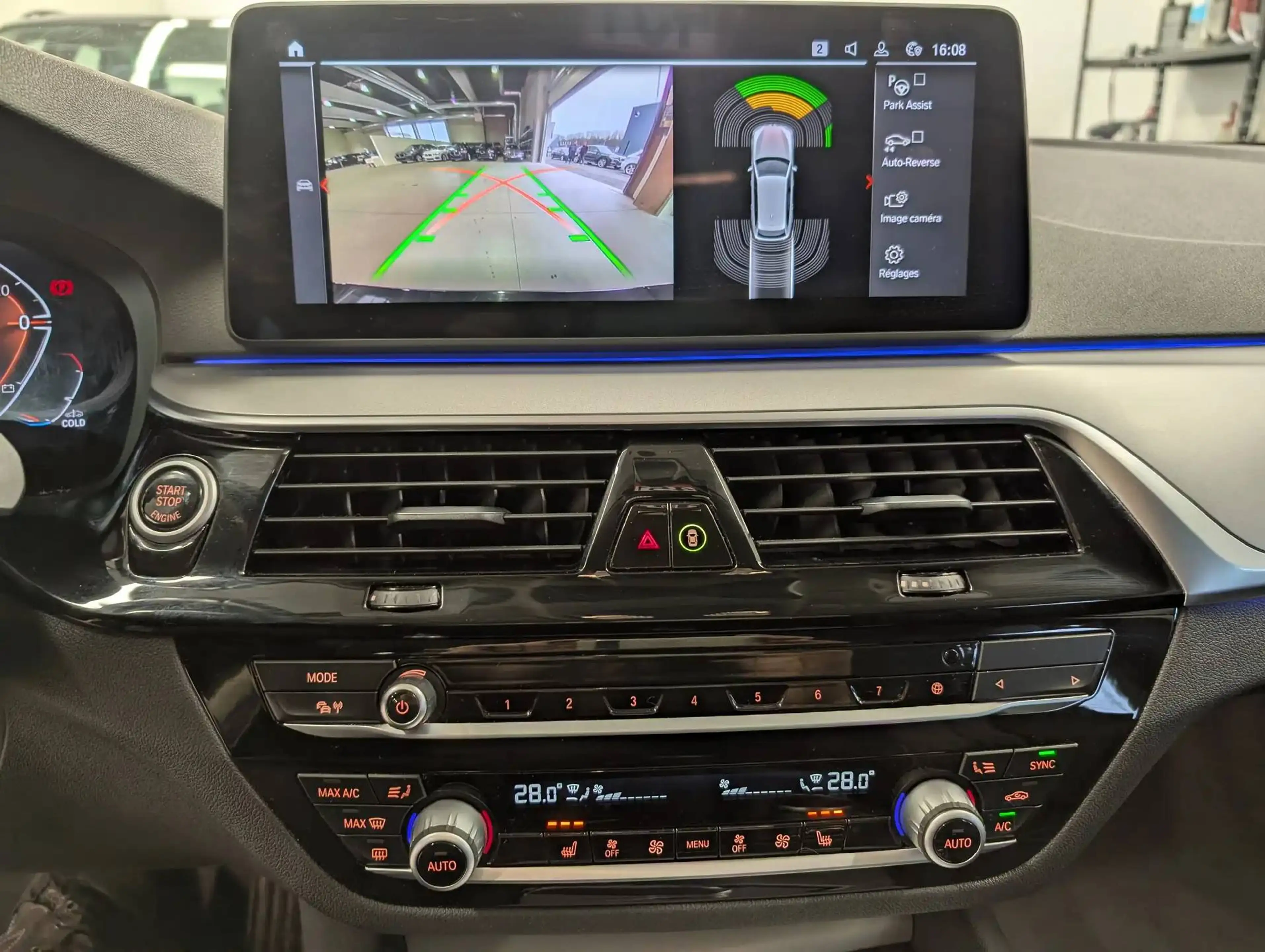 BMW 518 dA Touring *CUIR-NAVI-CAMERA-DIGITAL COCKPIT* — photo 12