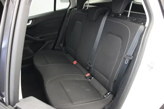 Ford Focus view 11