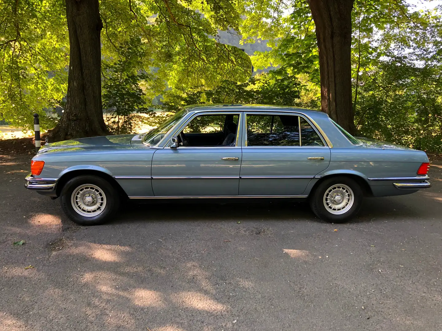 Mercedes-Benz 450 SEL 6.9 · Classic Data Zustand 1 Blauw - 2