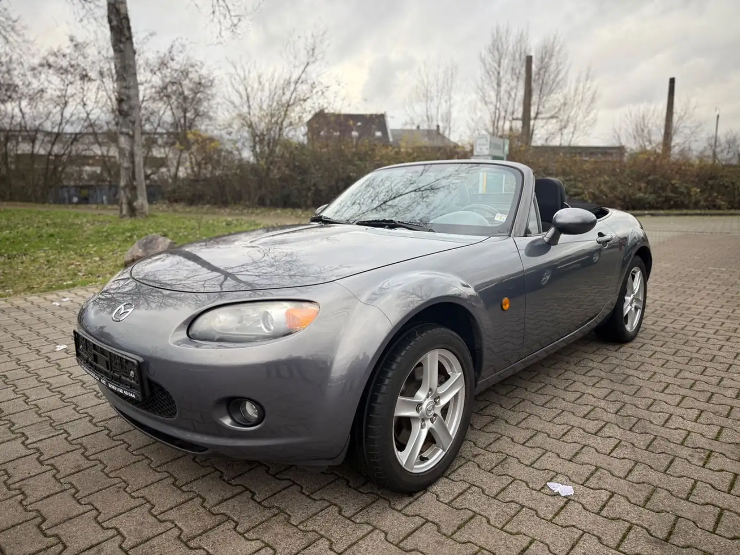 Mazda MX-5 1.8 Energy/TÜV NEU/KLIMA/ Grau - 1