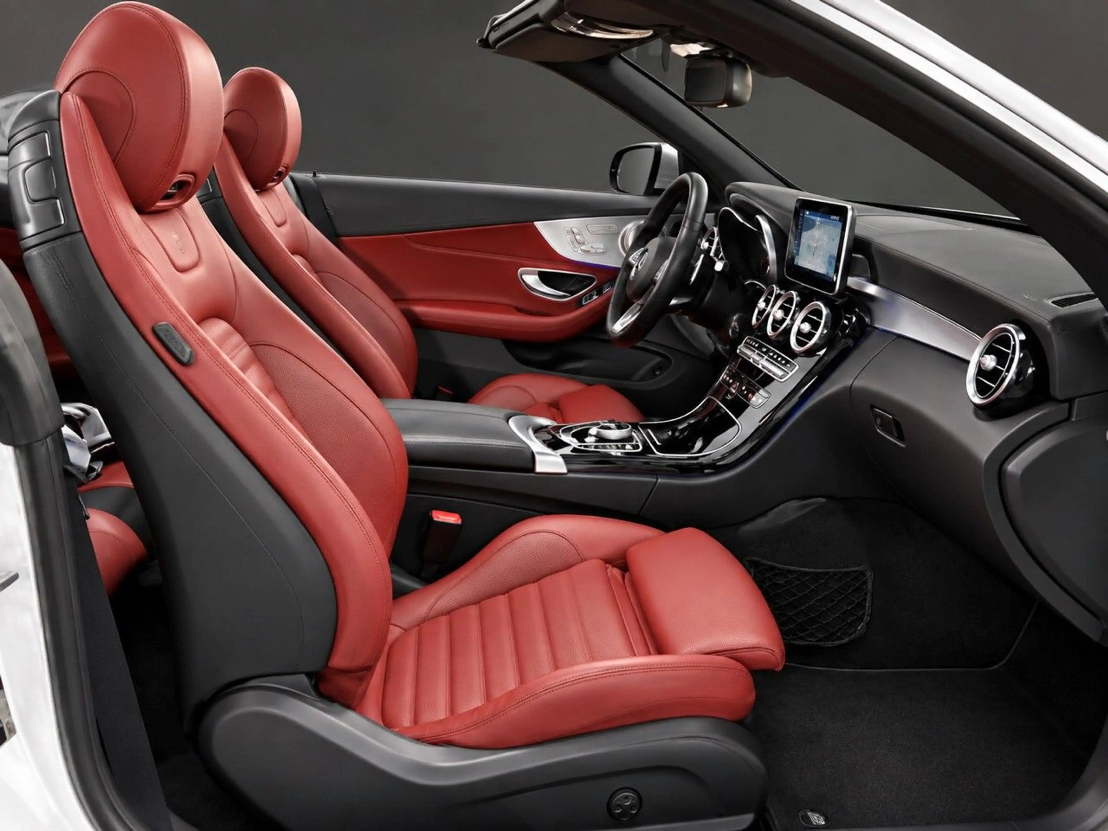 Mercedes-Benz C 300 Cabrio AMG Paket LED Leder Navi Perfekt — photo 3