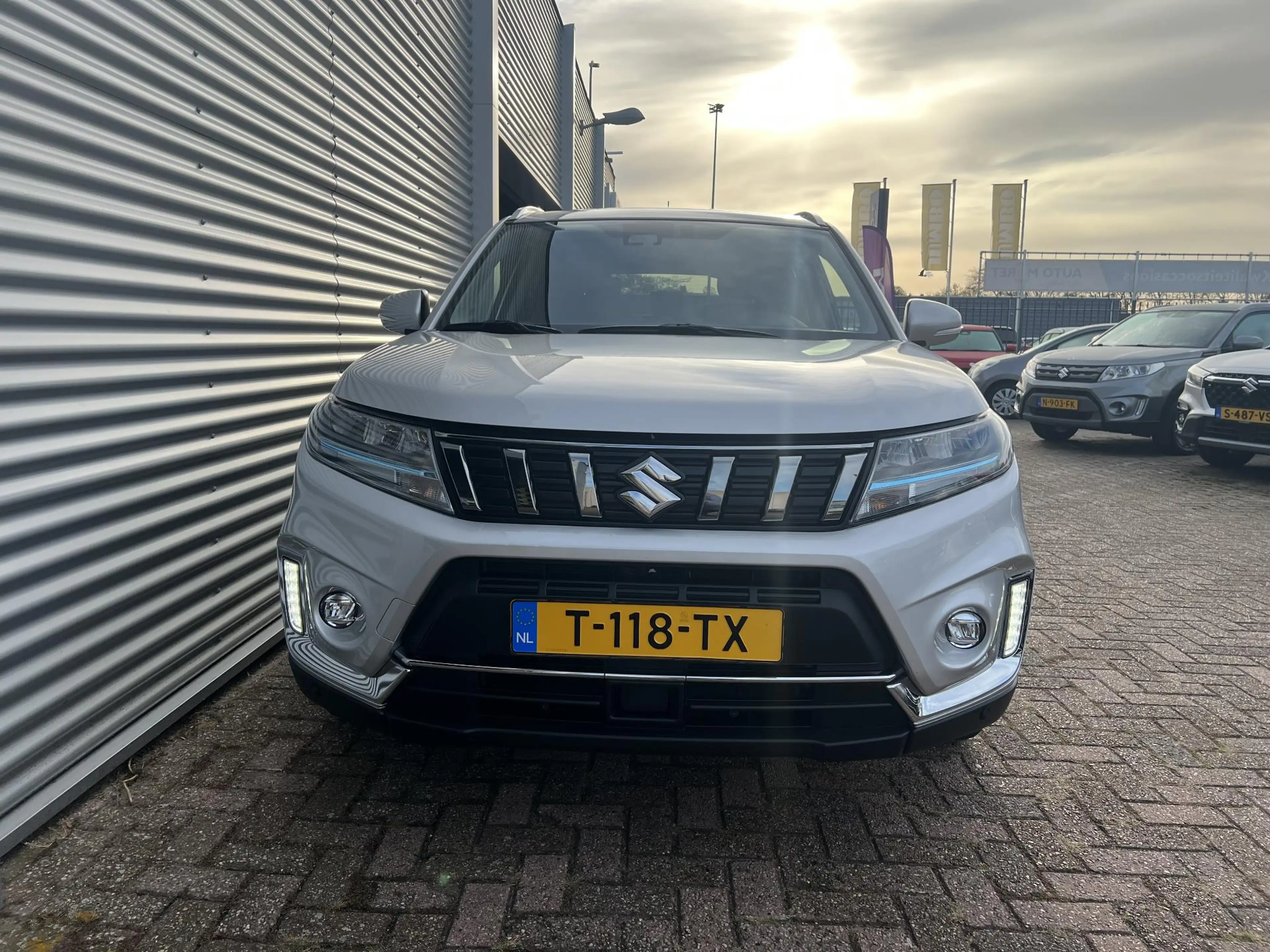 Suzuki Vitara 1.5 Hybrid Style Automaat — photo 2