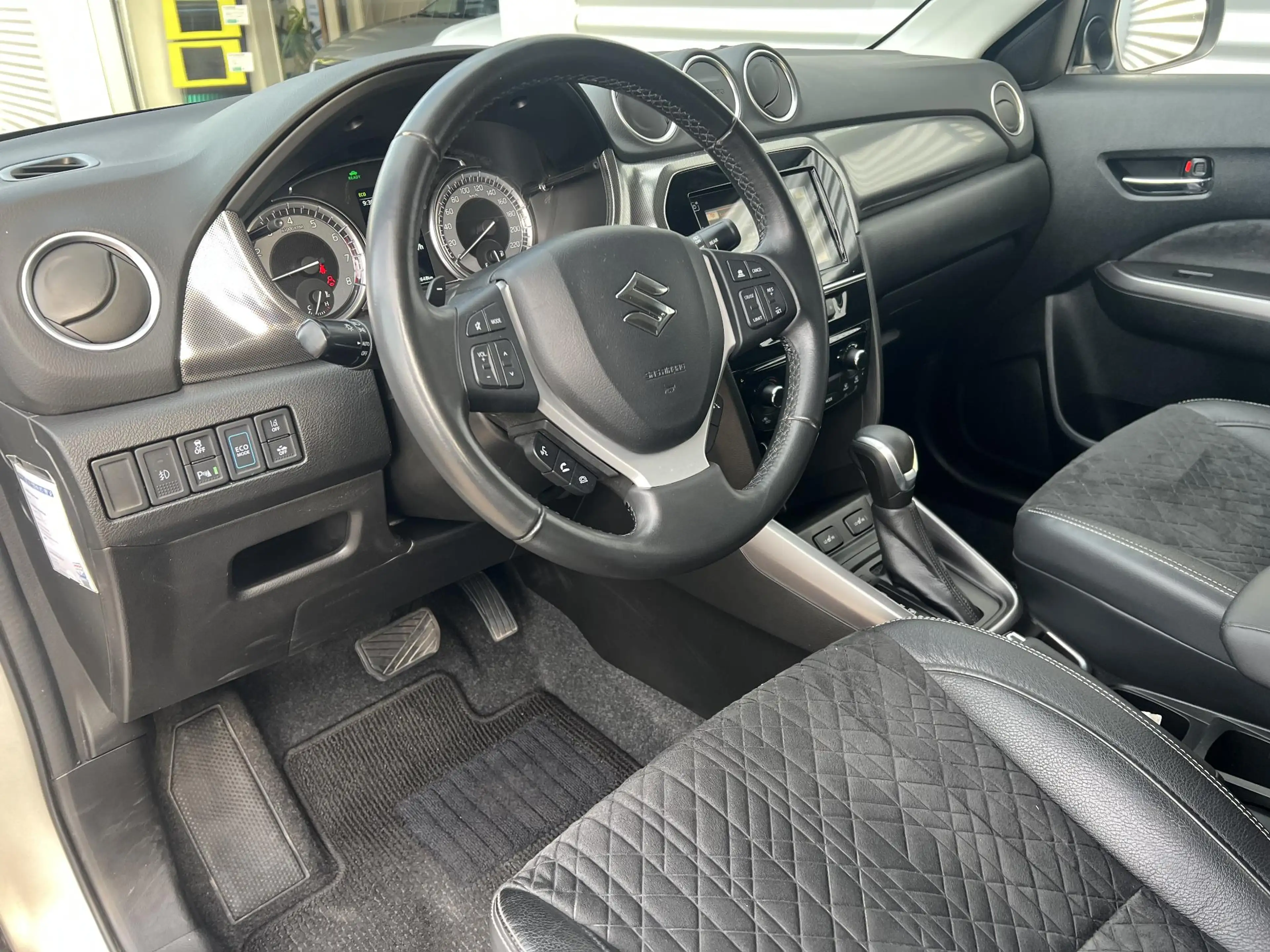 Suzuki Vitara 1.5 Hybrid Style Automaat — photo 6