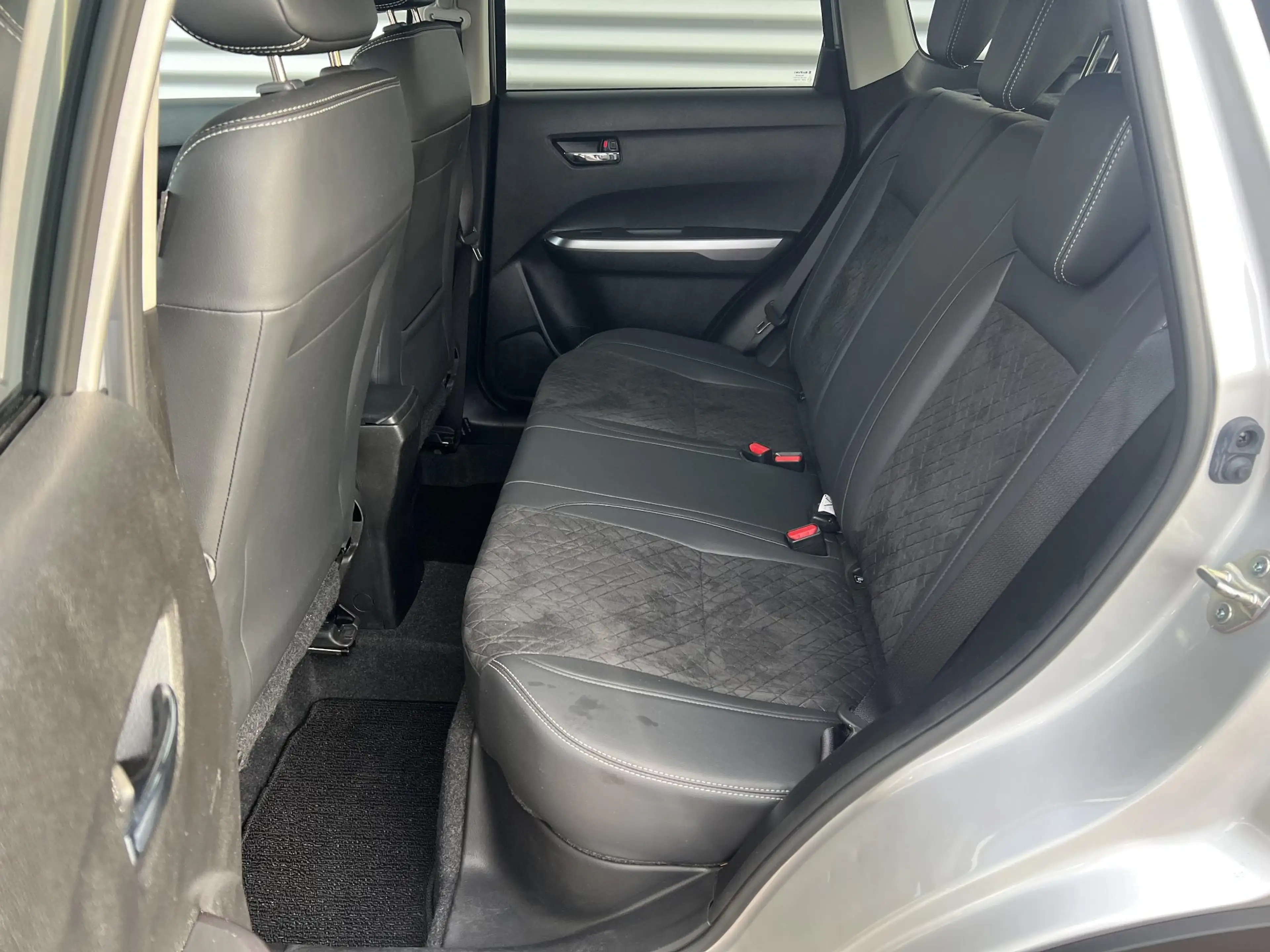 Suzuki Vitara 1.5 Hybrid Style Automaat — photo 8