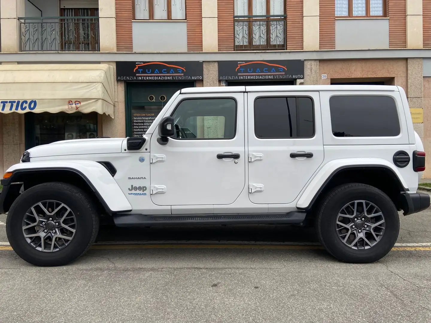 Jeep Wrangler Jeep Wrangler 2.0 T-GDI PHEV Sahara Alb - 2