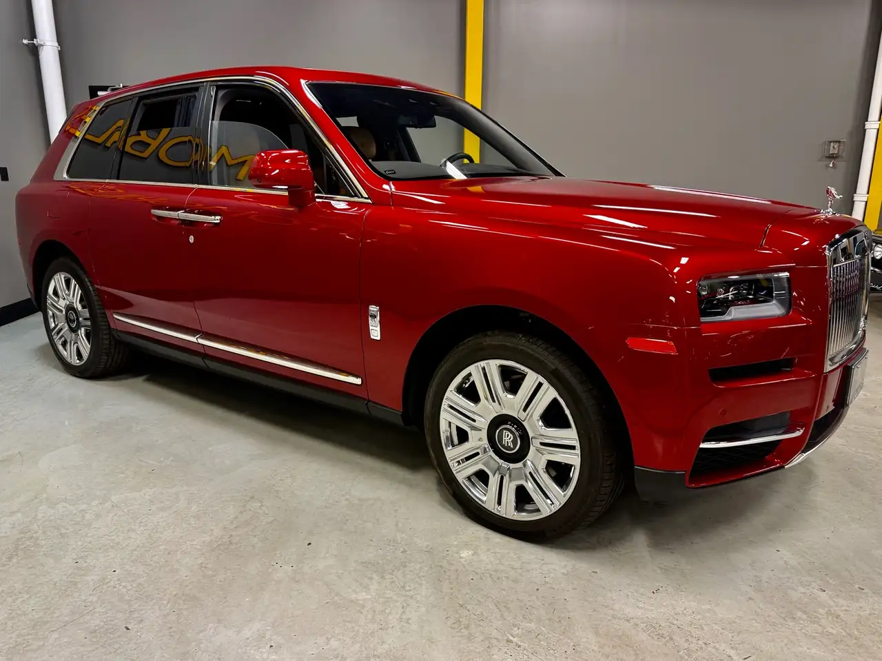Rolls-Royce Cullinan снимка Rolls-Royce Cullinan