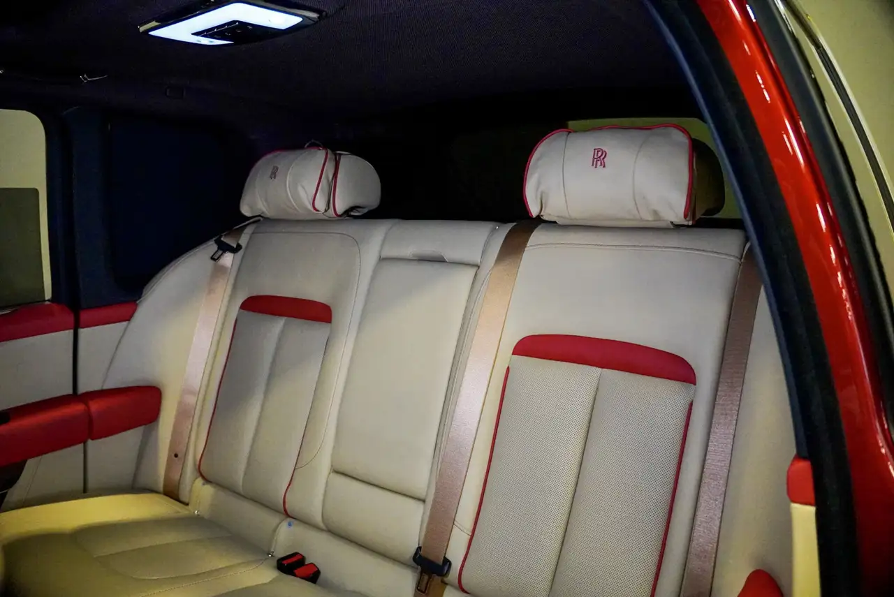 Rolls-Royce Cullinan снимка Rolls-Royce Cullinan