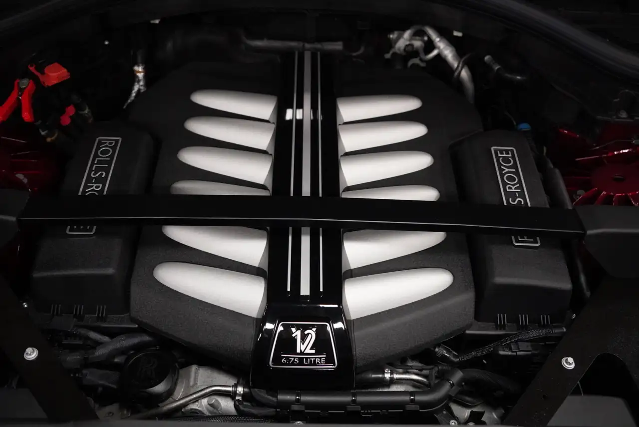 Rolls-Royce Cullinan снимка Rolls-Royce Cullinan