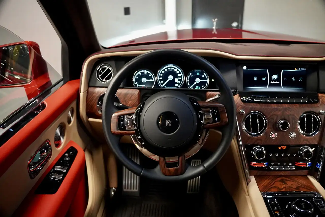 Rolls-Royce Cullinan снимка Rolls-Royce Cullinan