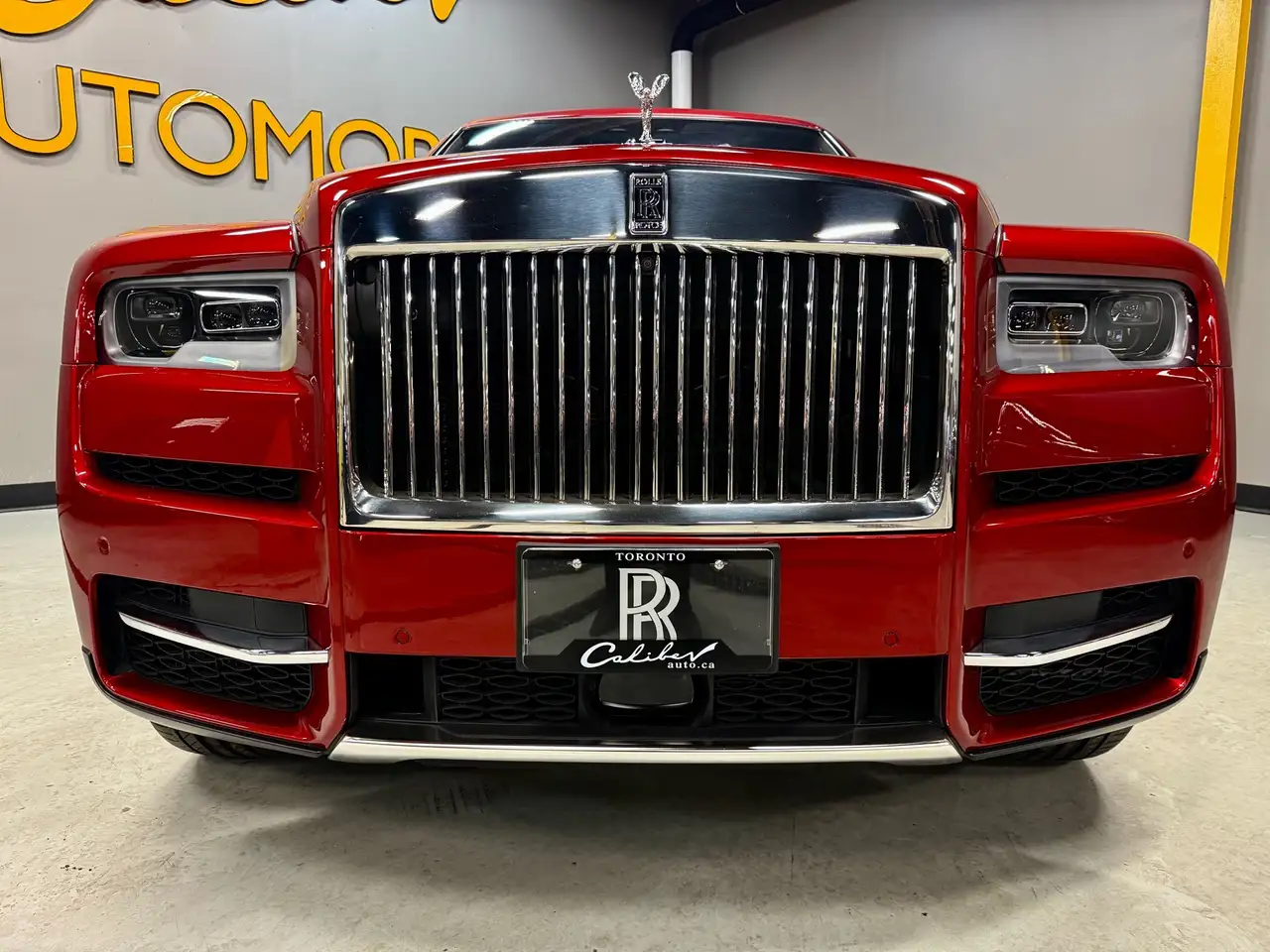 Rolls-Royce Cullinan снимка Rolls-Royce Cullinan