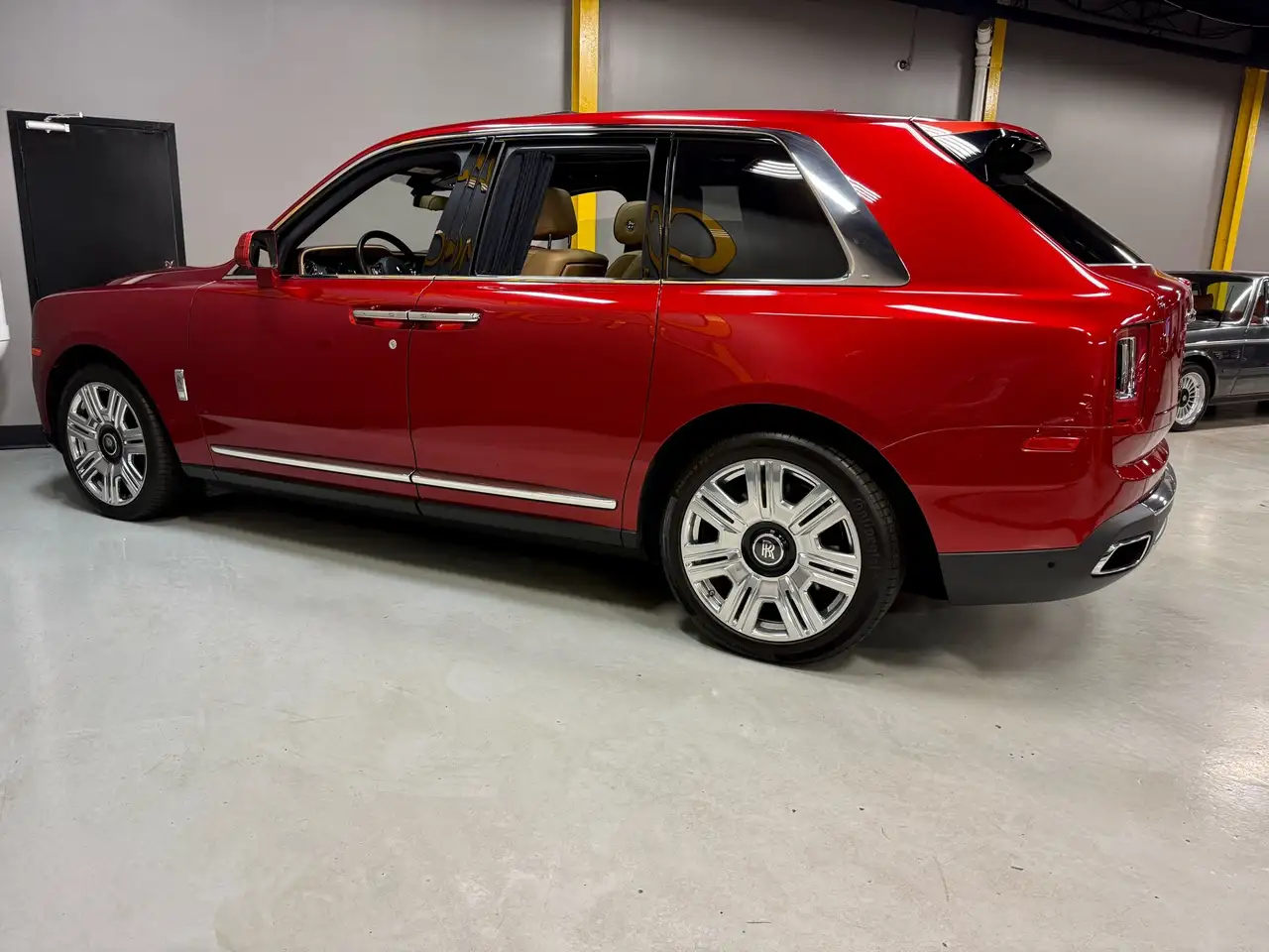 Rolls-Royce Cullinan снимка Rolls-Royce Cullinan