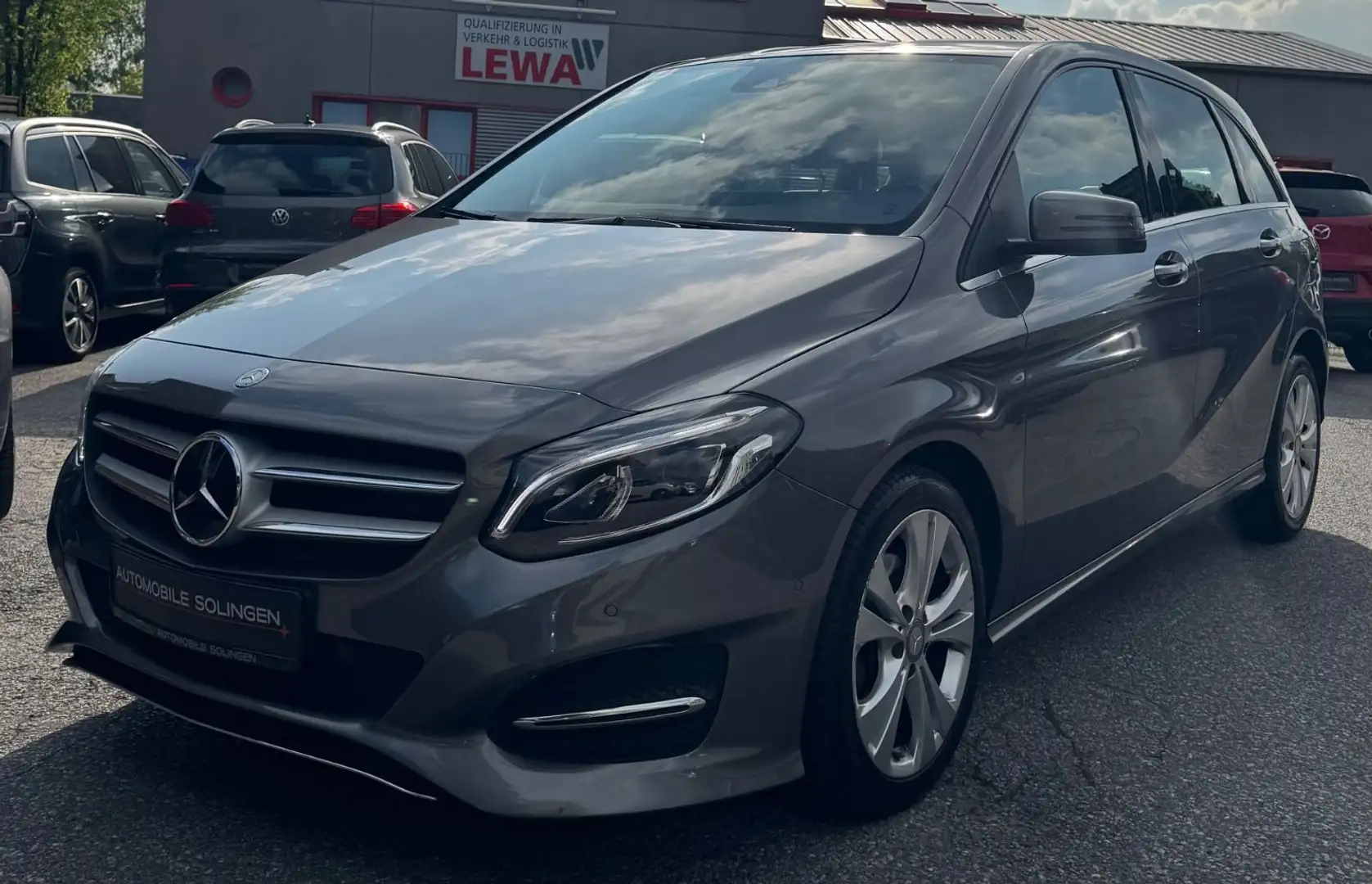 Mercedes-Benz B 200 B200 AUT+BIX+AHK+SHZ+RFK+PDC+MEM+NAV+ALU+BT+WKR+ Grau - 1