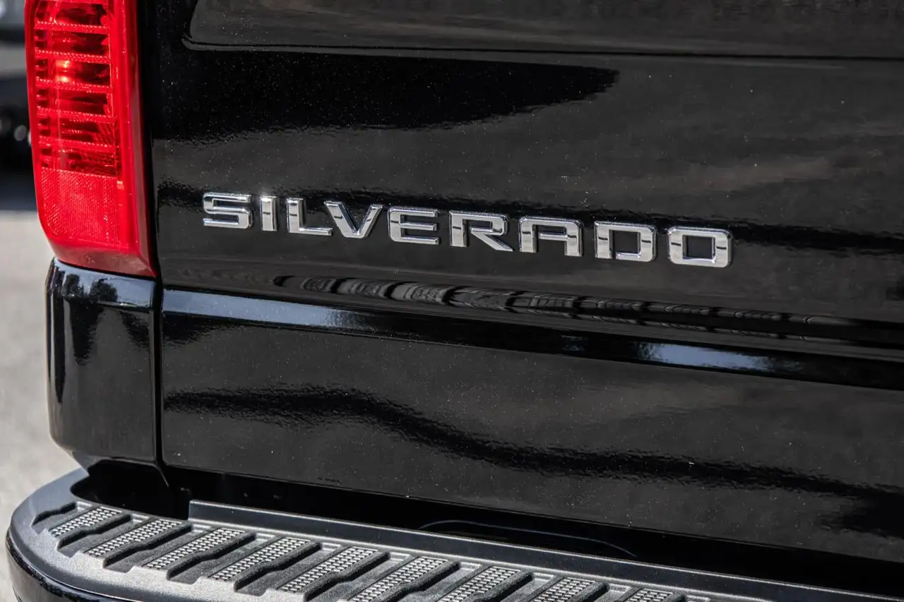 Chevrolet Silverado 1500 снимка Chevrolet Silverado 1500